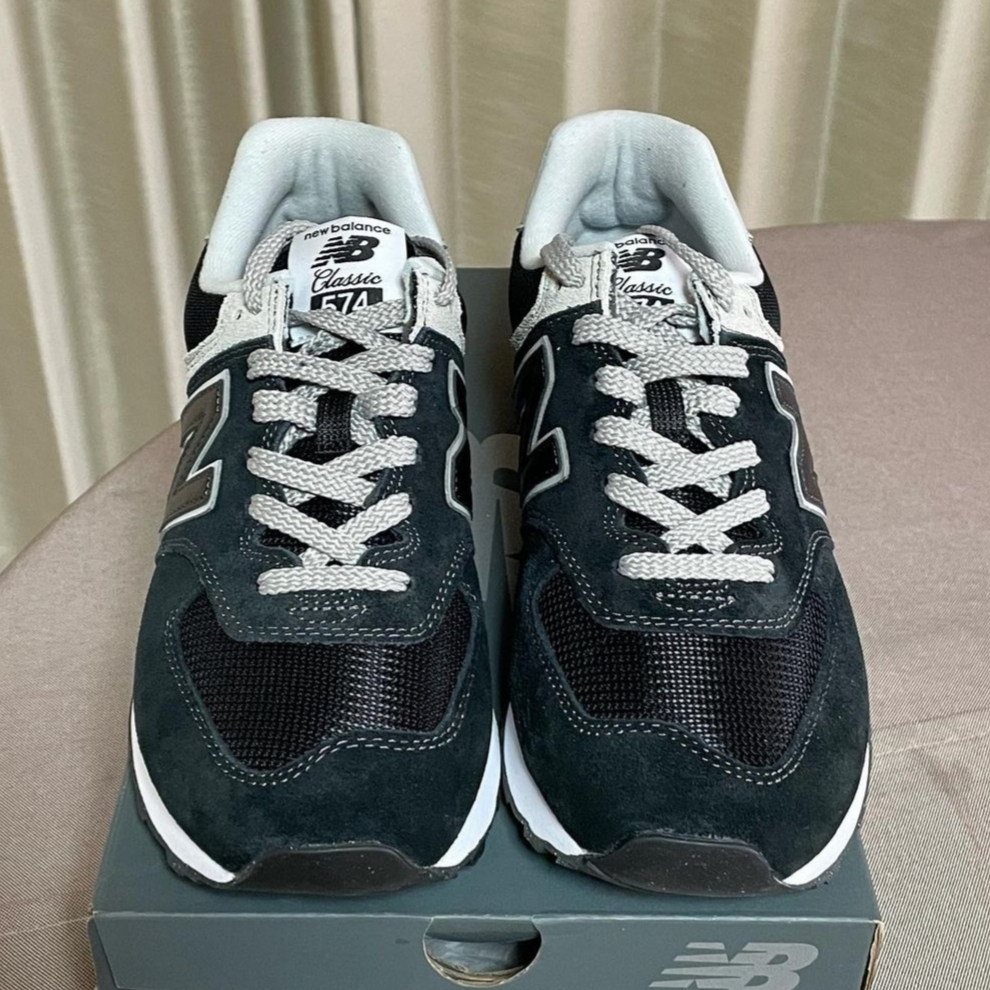 New Balance 574 Black - D Standard 착용 스타일