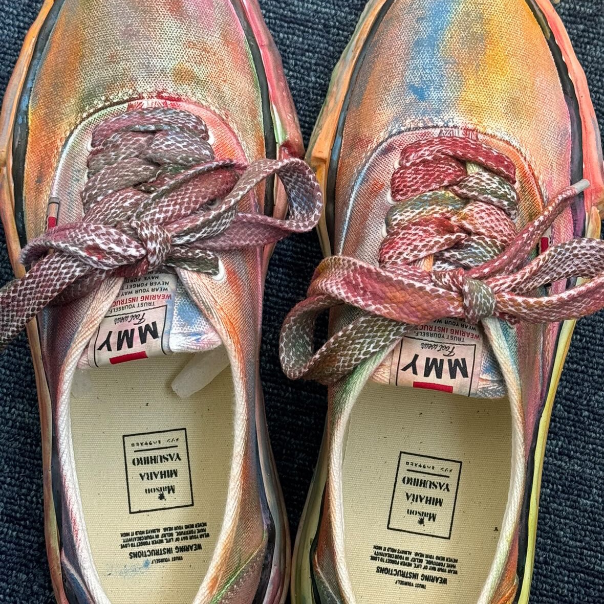 Maison Mihara Yasuhiro Baker OG Sole Canvas Low Cut Sneakers White 착용 스타일 - 1