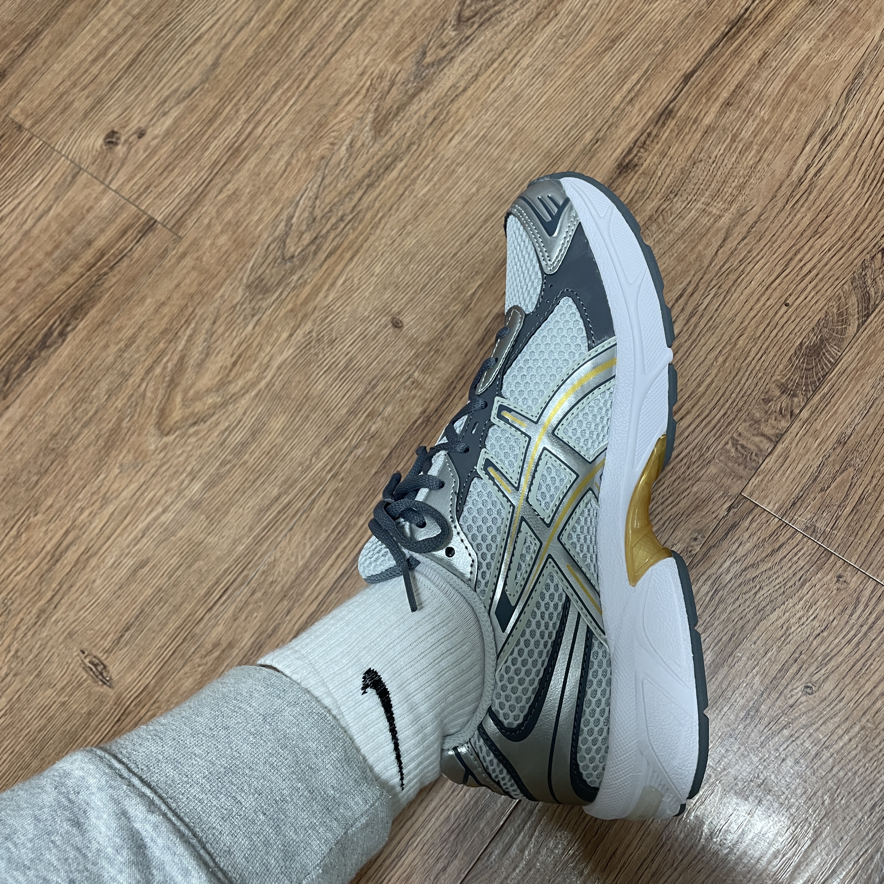 Asics Gel-1130 Polar Shade Pure Silver 착용 스타일
