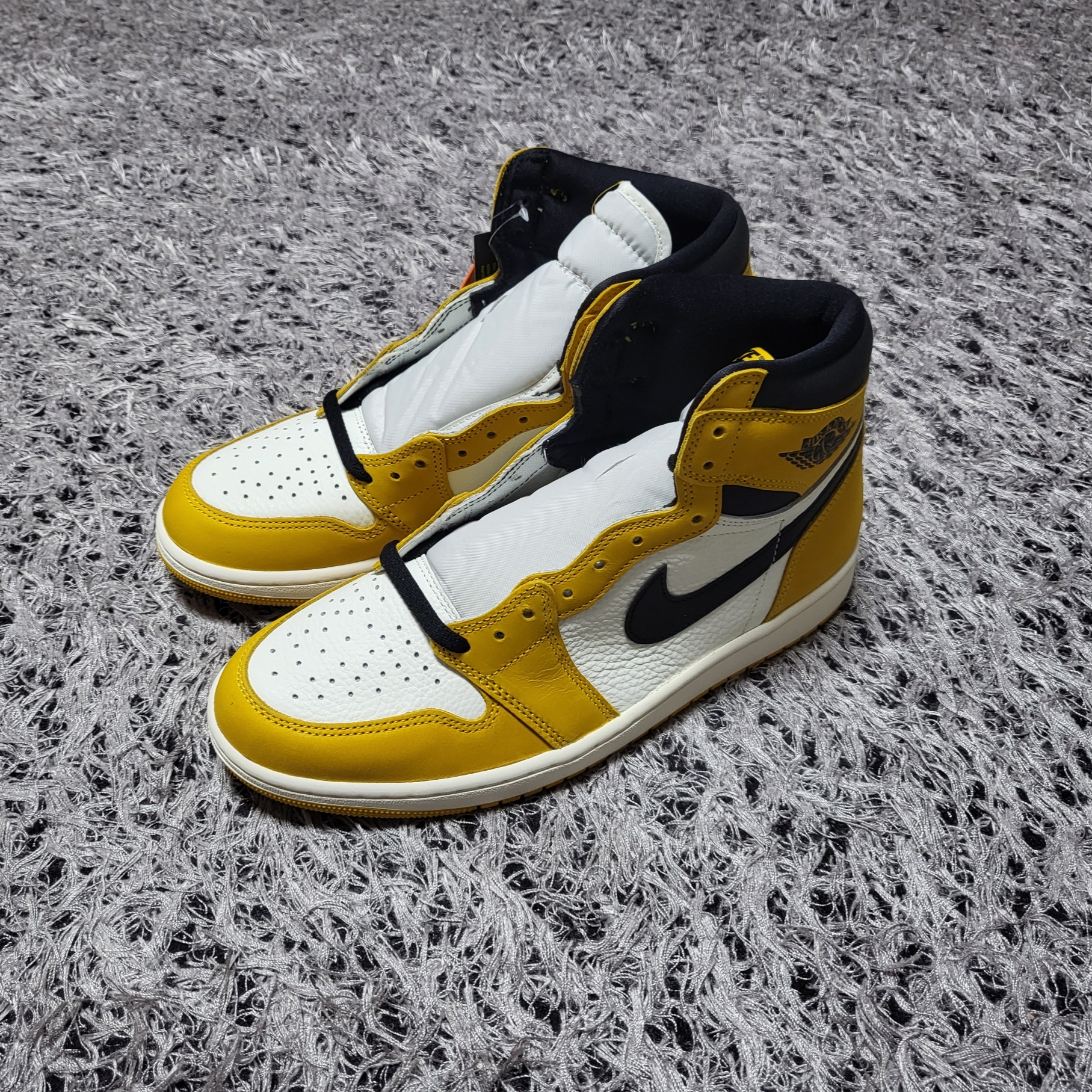Jordan 1 Retro High OG Yellow Ochre 착용 스타일