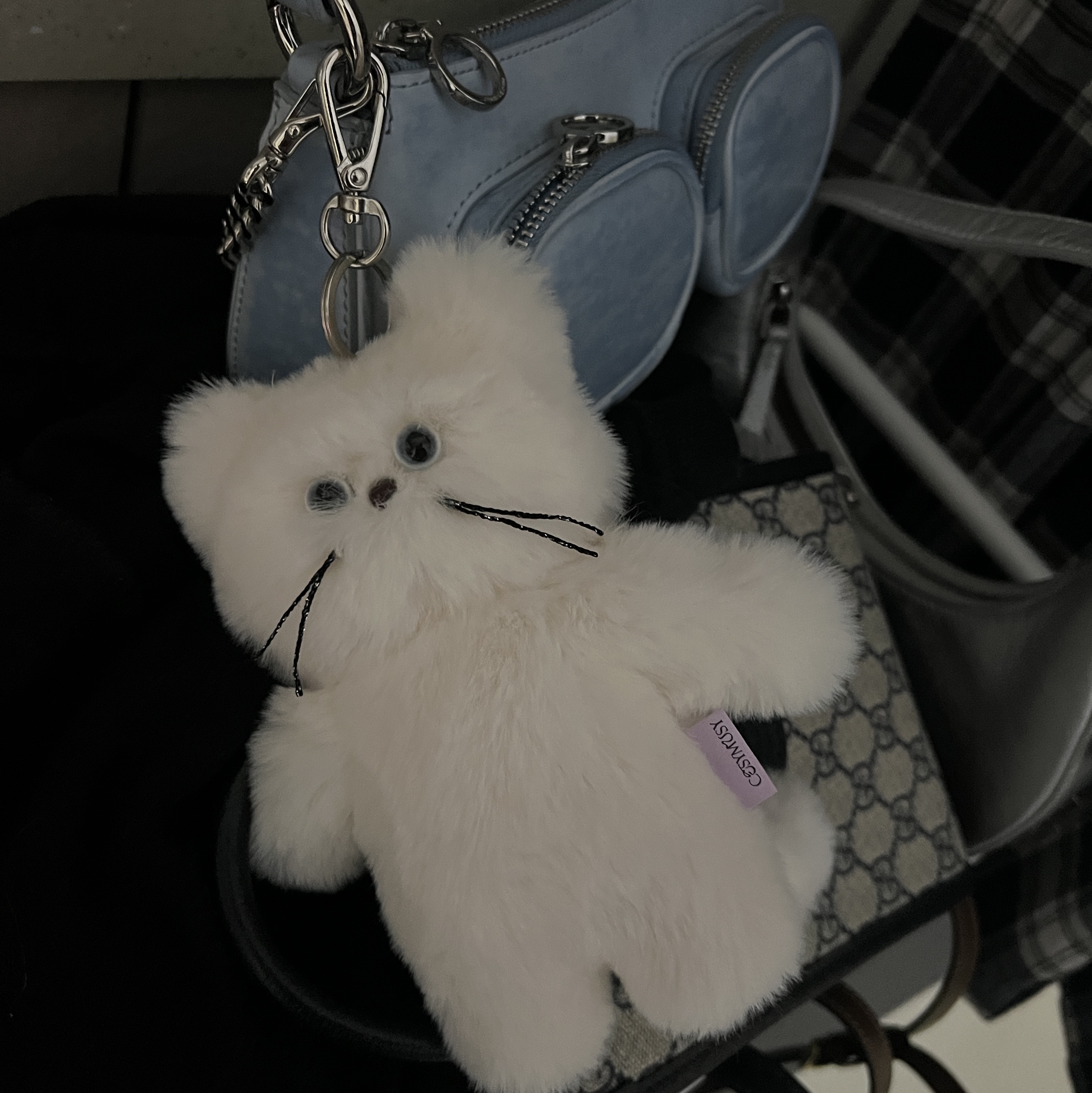 Cosymosy Custom Cat Keyring Cream - KREAM Exclusive 착용 스타일