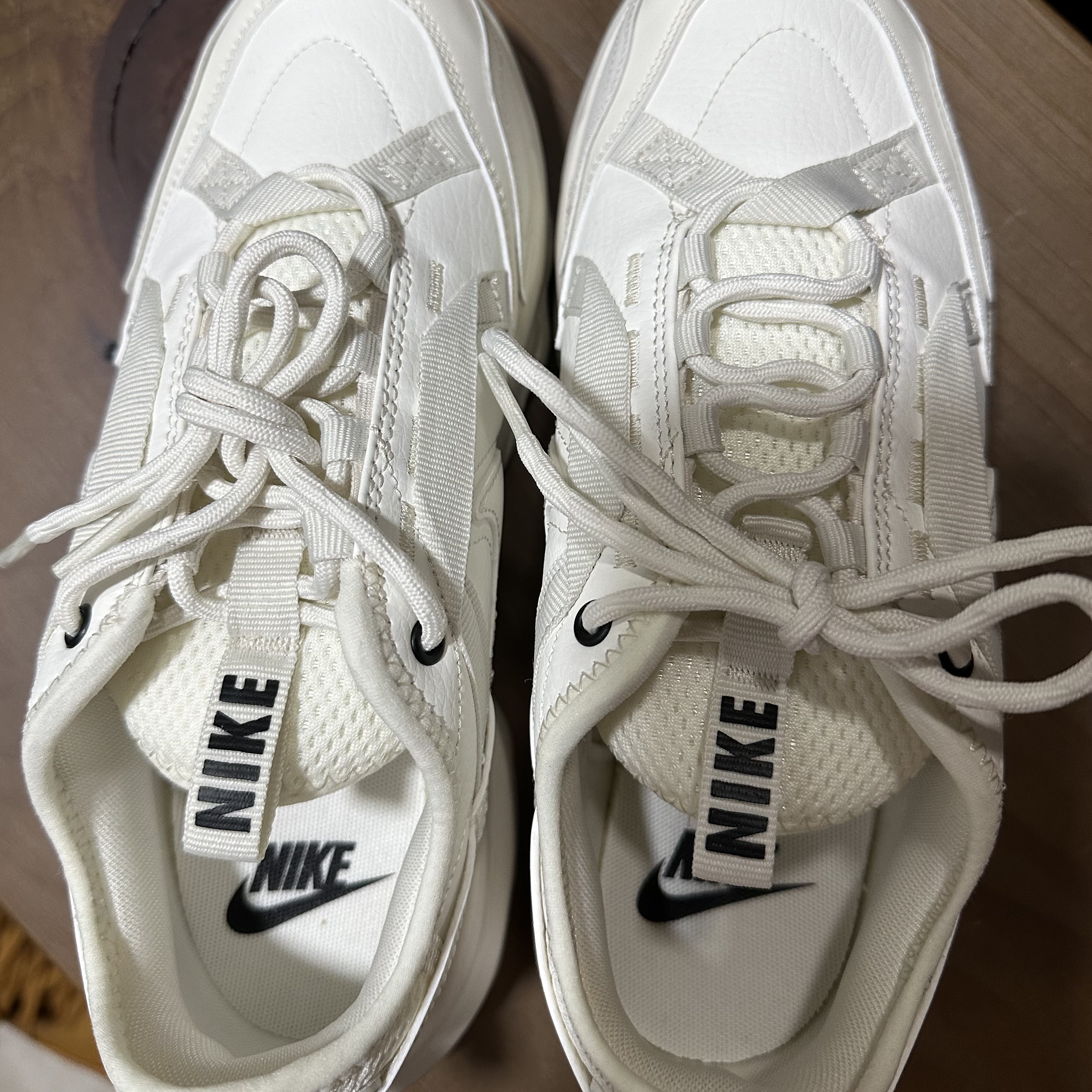 (W) Nike TC 7900 Summit White 착용 스타일 - 3