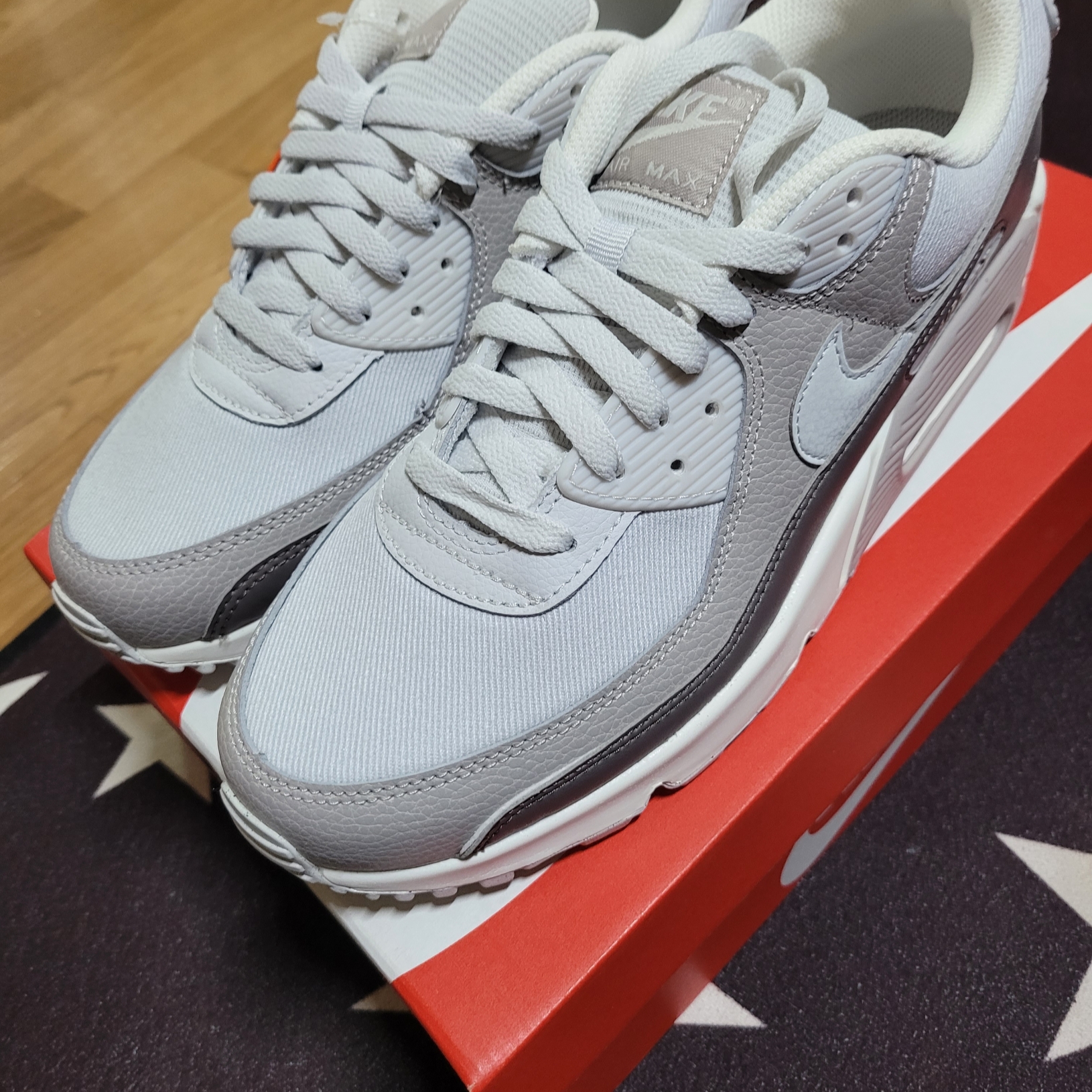Nike Air Max 90 Photon Dust 착용 스타일