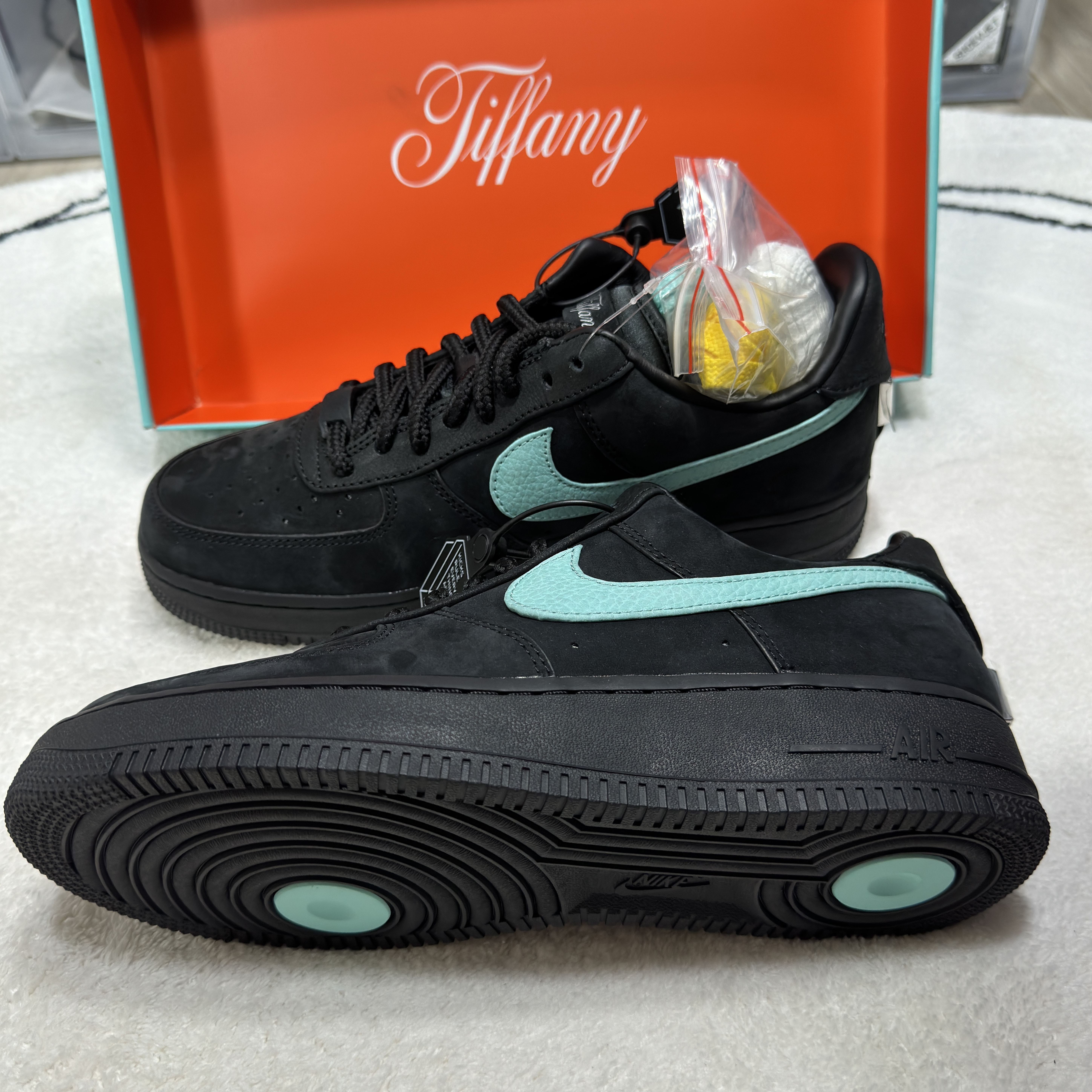Nike x Tiffany & Co. Air Force 1 Low SP 1837 착용 스타일