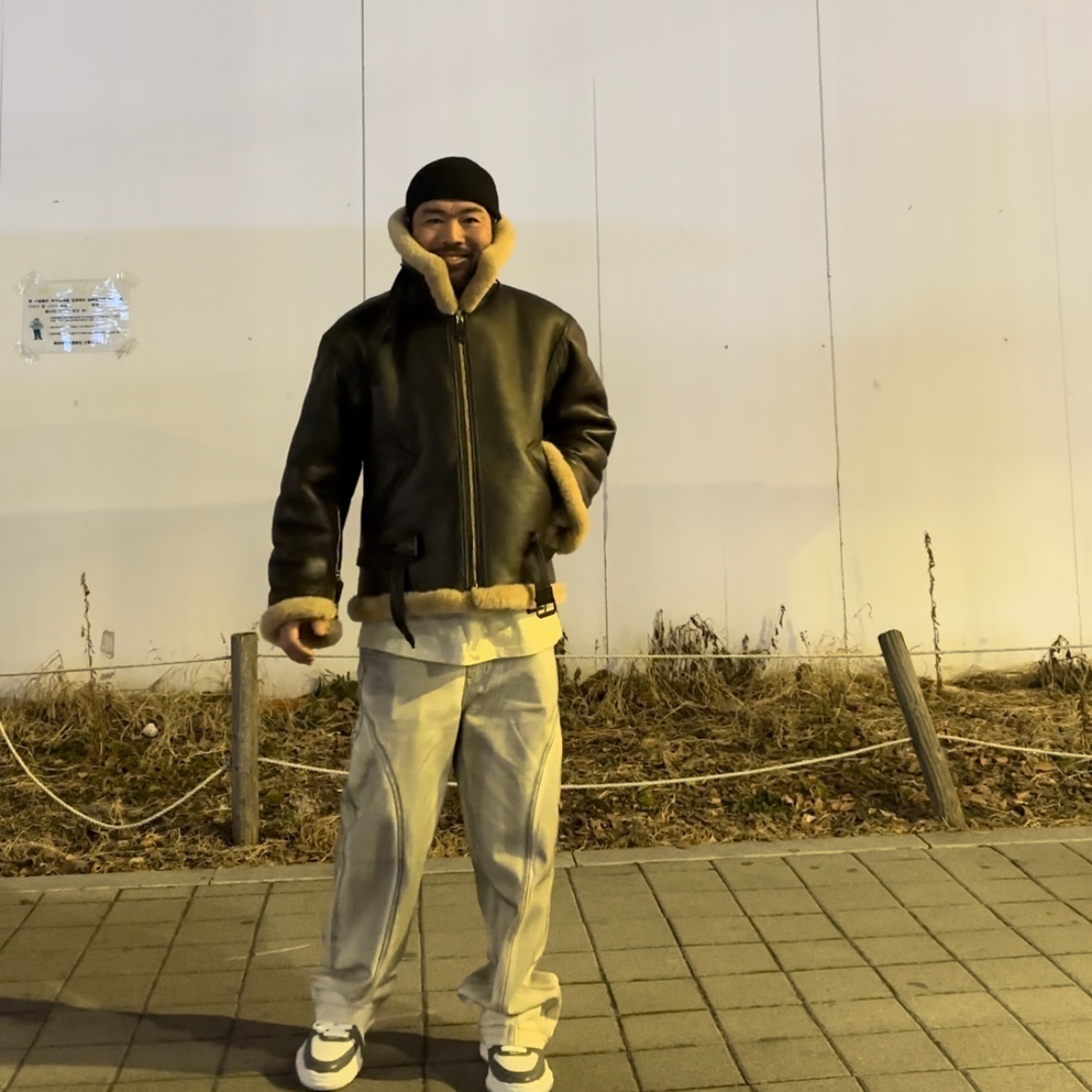 Maison Mihara Yasuhiro Wayne OG Sole Printed Leather Low-top Sneakers White Gray 착용 스타일 - 1