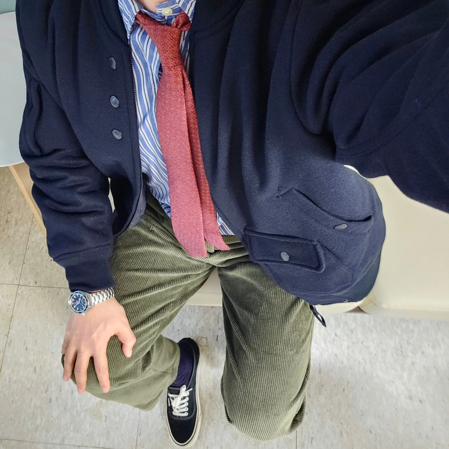 Vans Authentic 44 DX Anaheim Factory Black, Uniqlo x Engineered Garments Pufftech Short Blouson Navy 착용 스타일 - 4