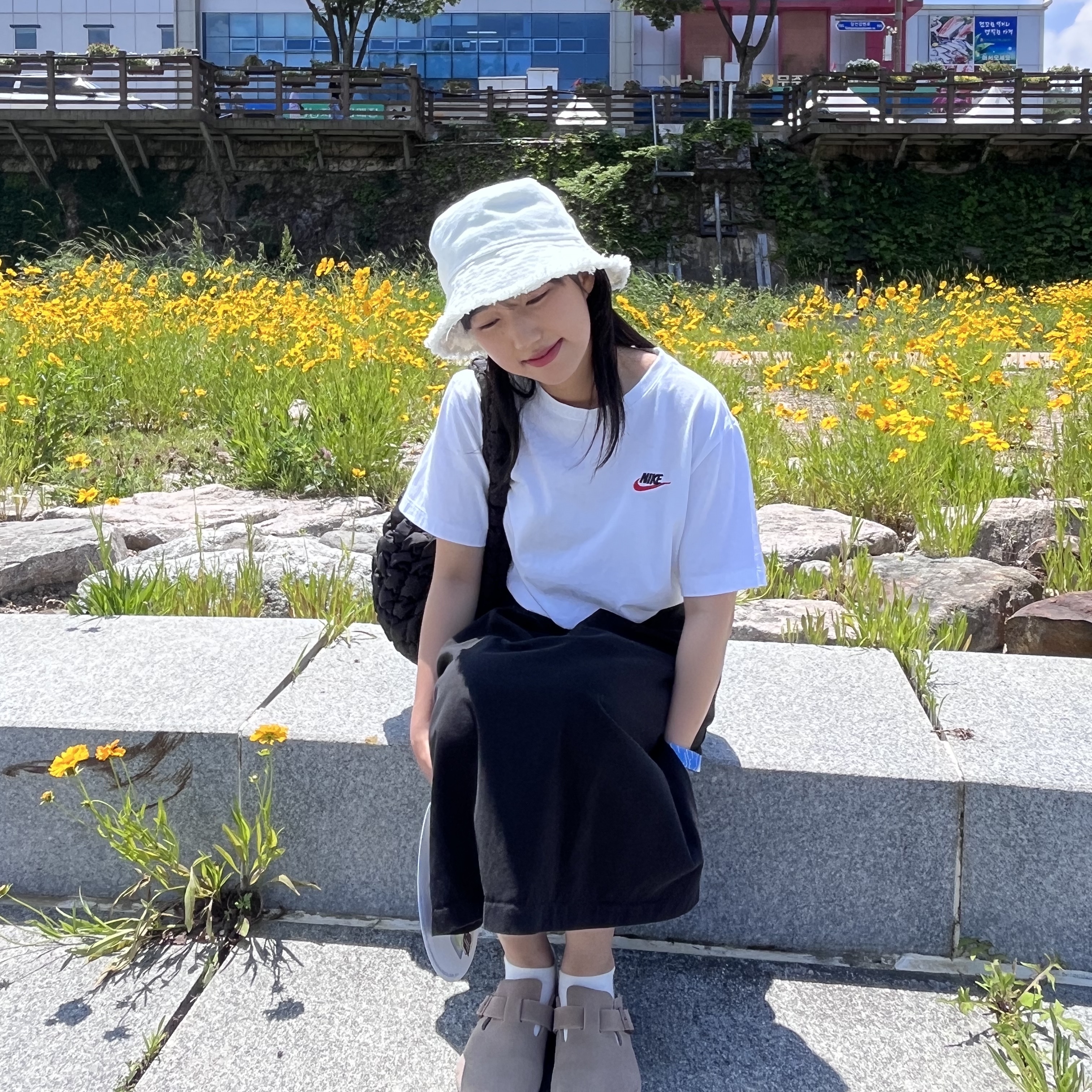 Birkenstock Boston Soft Footbed Taupe - Narrow, COS Quilted Mini Bag Black 착용 스타일