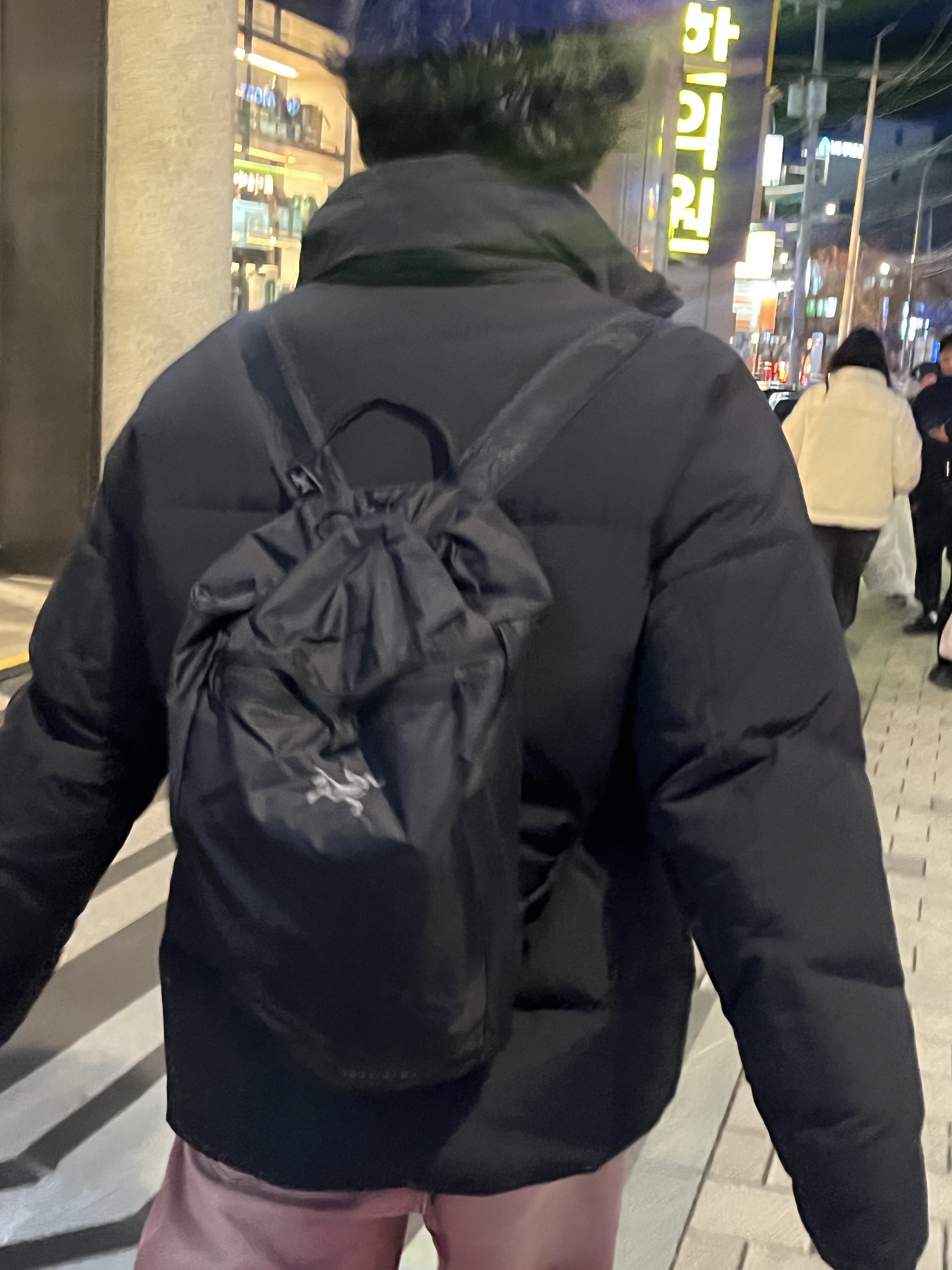 Arc'teryx Heliad 10 Backpack Black 착용 스타일 - 1