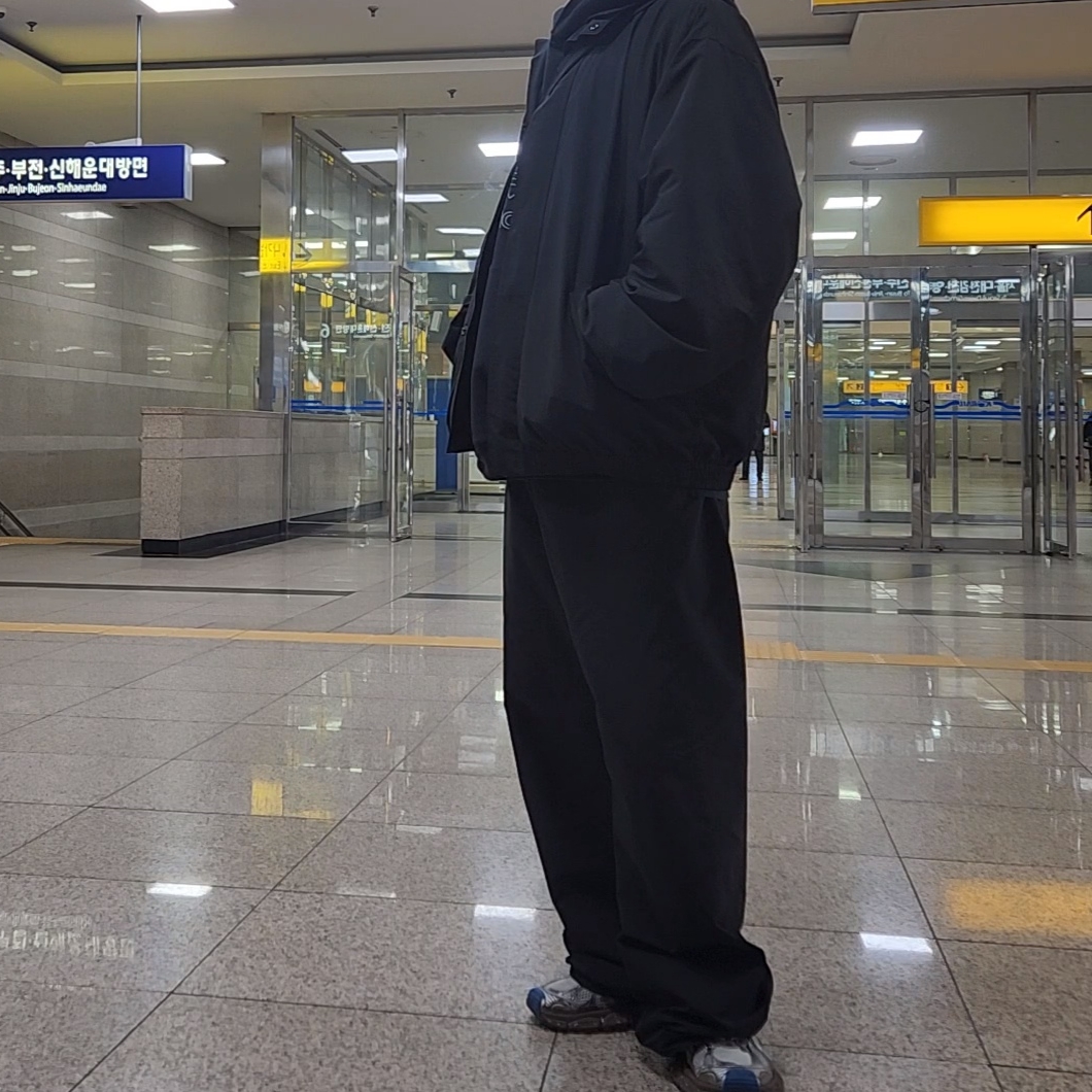 Balenciaga x Adidas Heavyweight Fleece Oversized Hoodie Green 착용 스타일