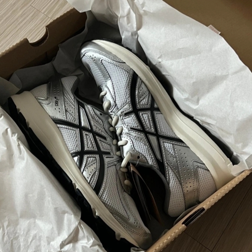 Asics Jog 100 S White Black - 2E Wide 착용 스타일 - 2