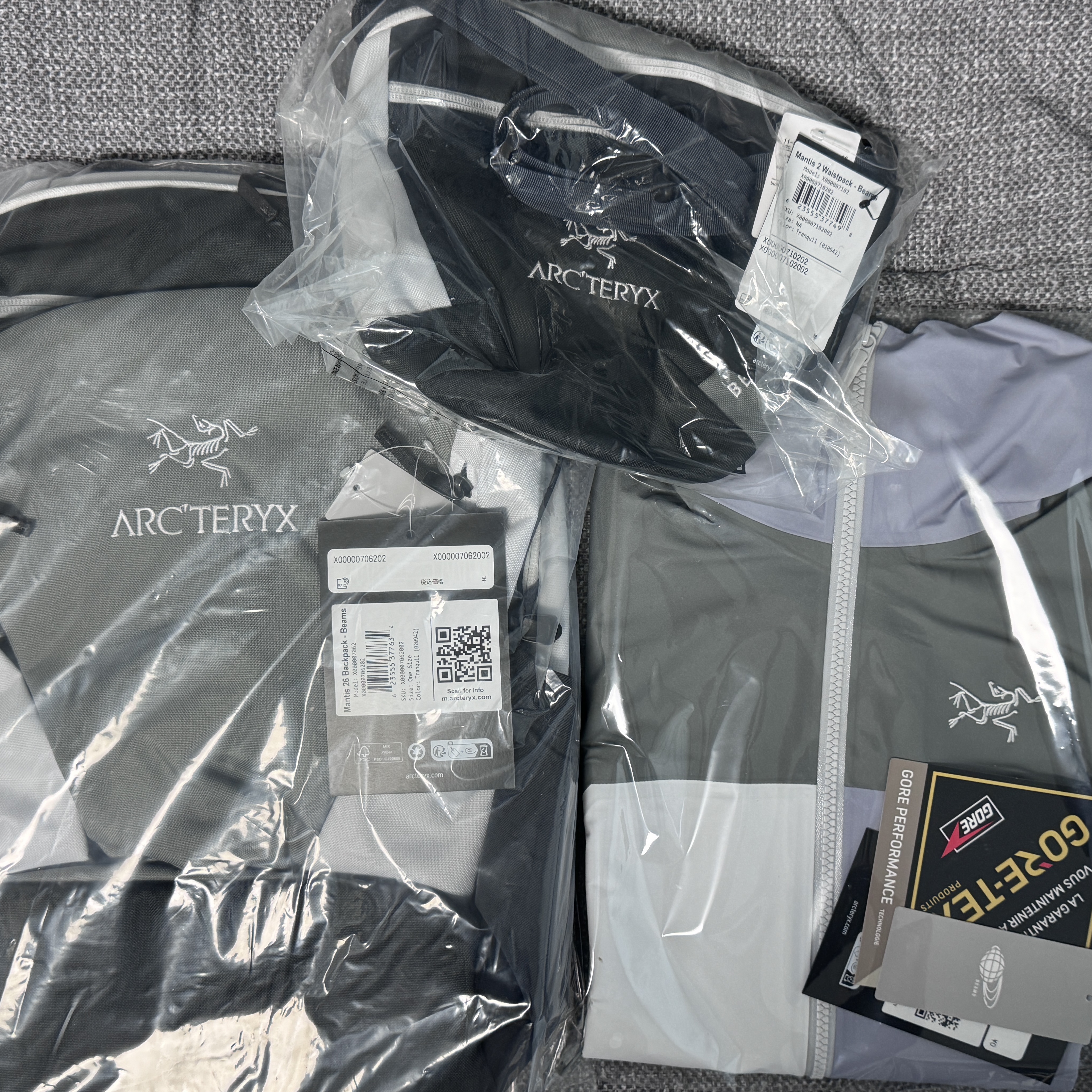 Arc'teryx x Beams Mantis 26 Backpack Tranquil, Arc'teryx x Beams Mantis 2 Waistpack Tranquil 착용 스타일