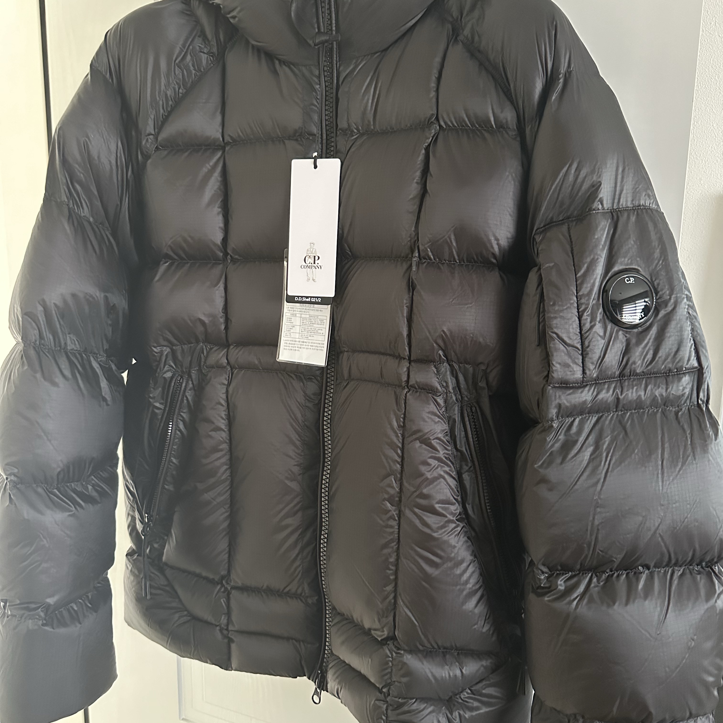 C.P. Company D.D Shell Hooded Quilted Down Jacket Black - 23FW 착용 스타일