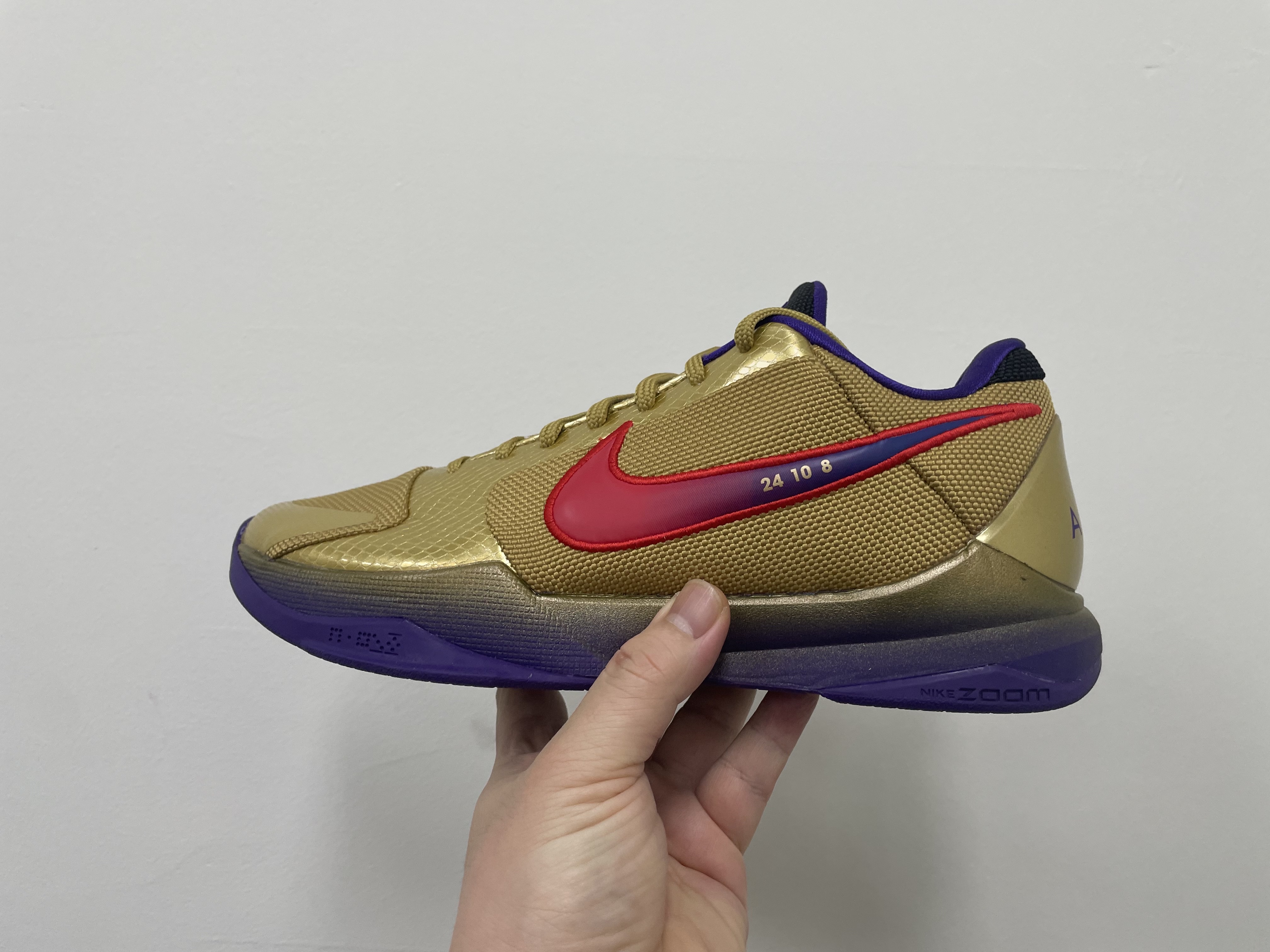 Nike x Undefeated Kobe 5 Protro Hall of Fame 착용 스타일 - 1