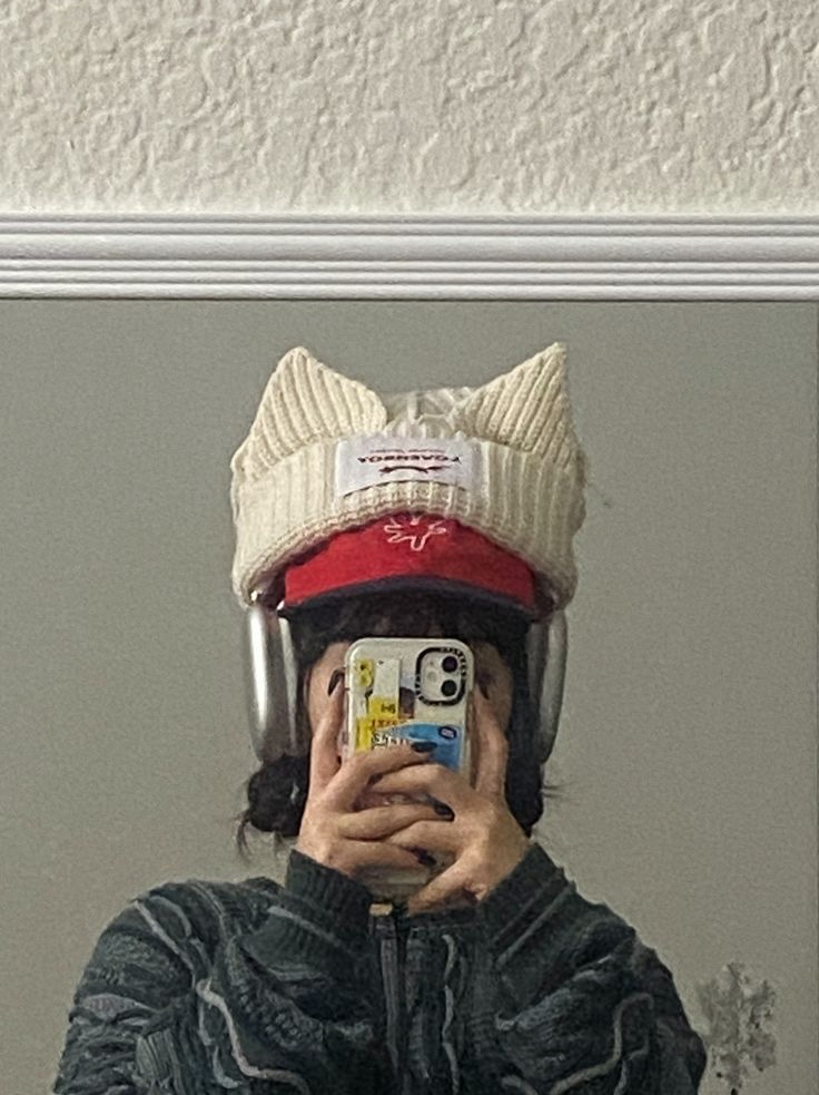 Charles Jeffrey Loverboy Chunky Ears Beanie Ecru (Without Medals) 착용 스타일