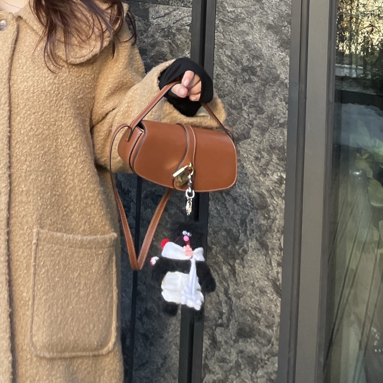 Monamhee Beulpingi Keyring with White Pants Black 착용 스타일 - 2