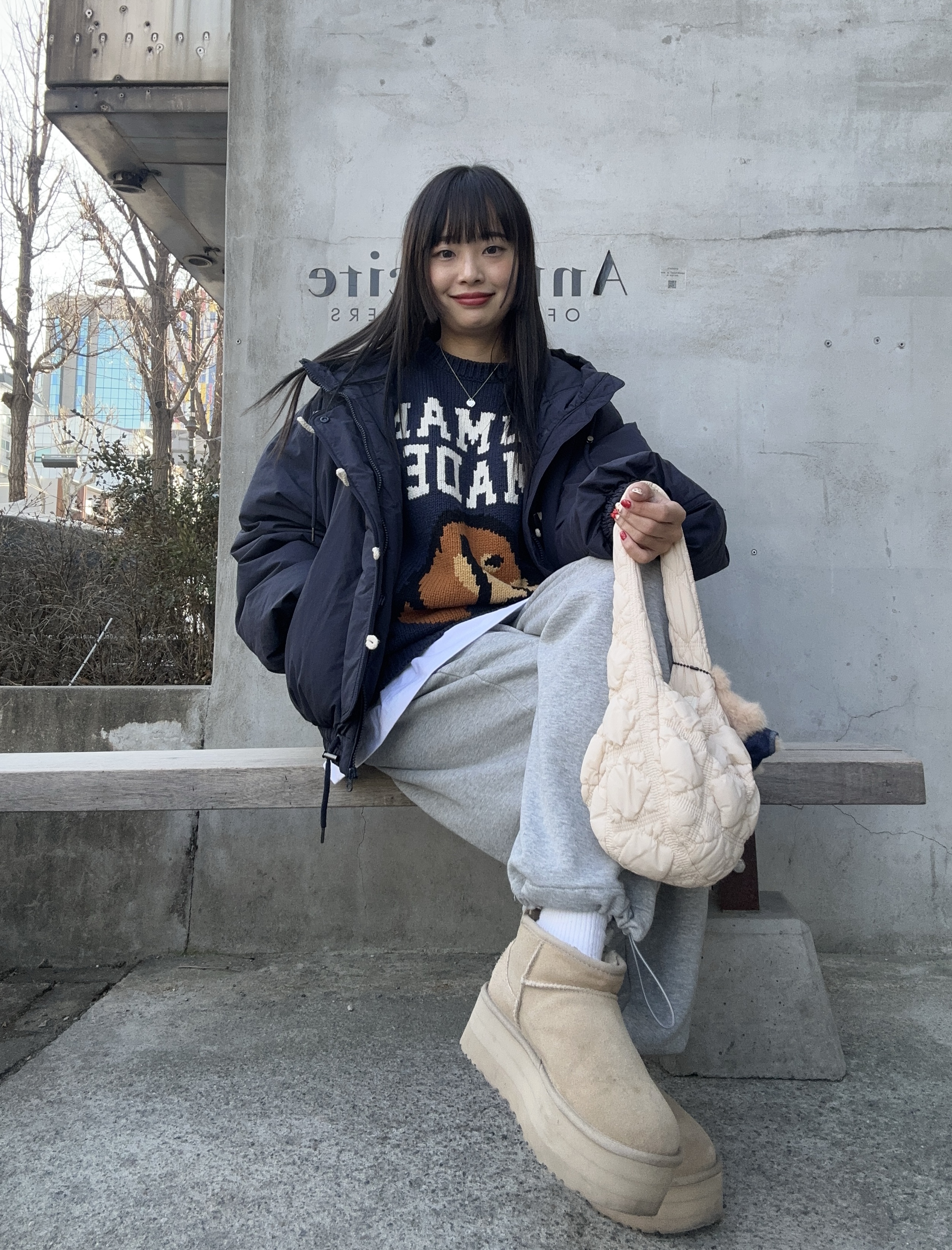 (W) UGG Classic Ultra Mini Platform Mustard Seed, Human Made Dachs Knit Sweater Navy 착용 스타일 - 2