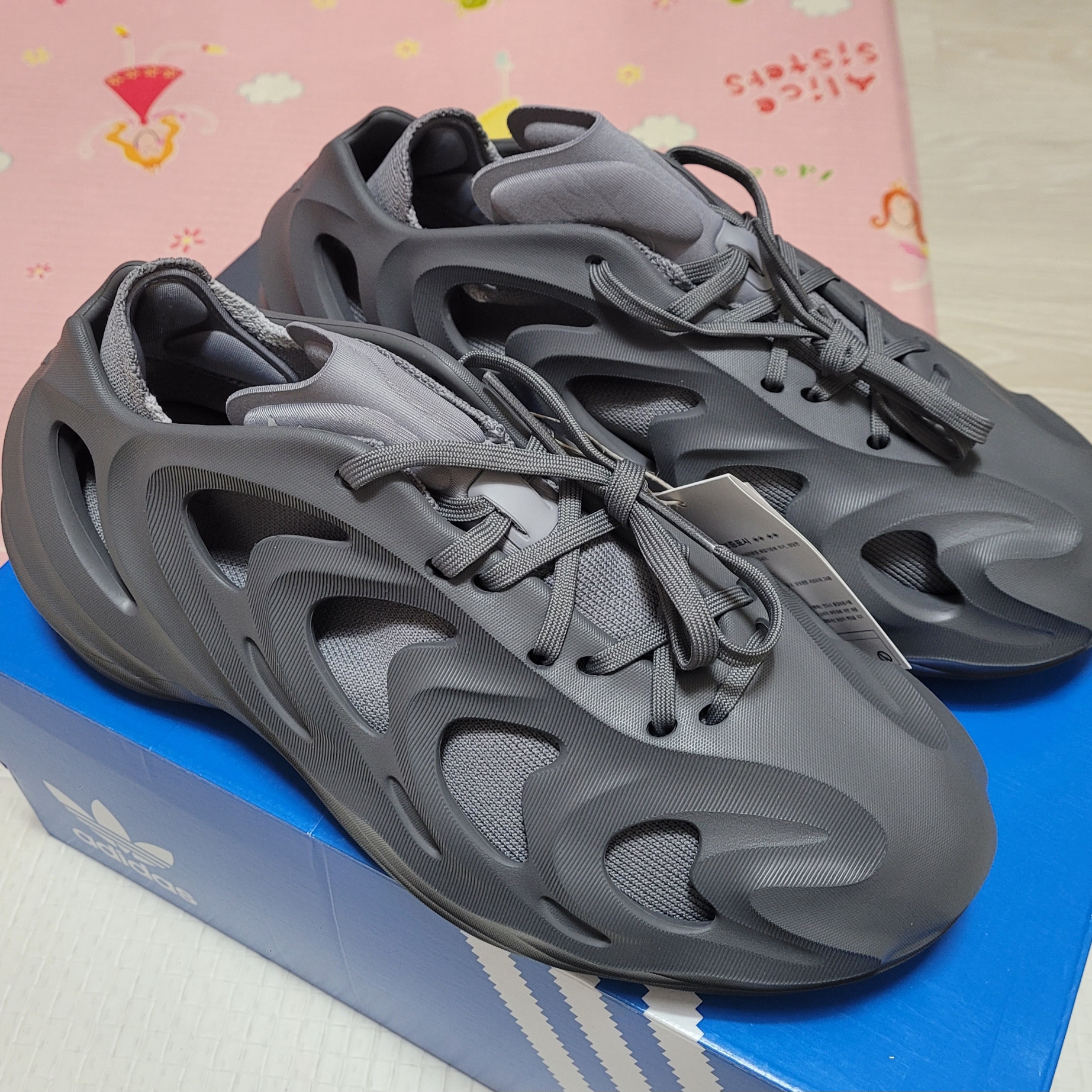 Adidas Adifom Q Grey 착용 스타일