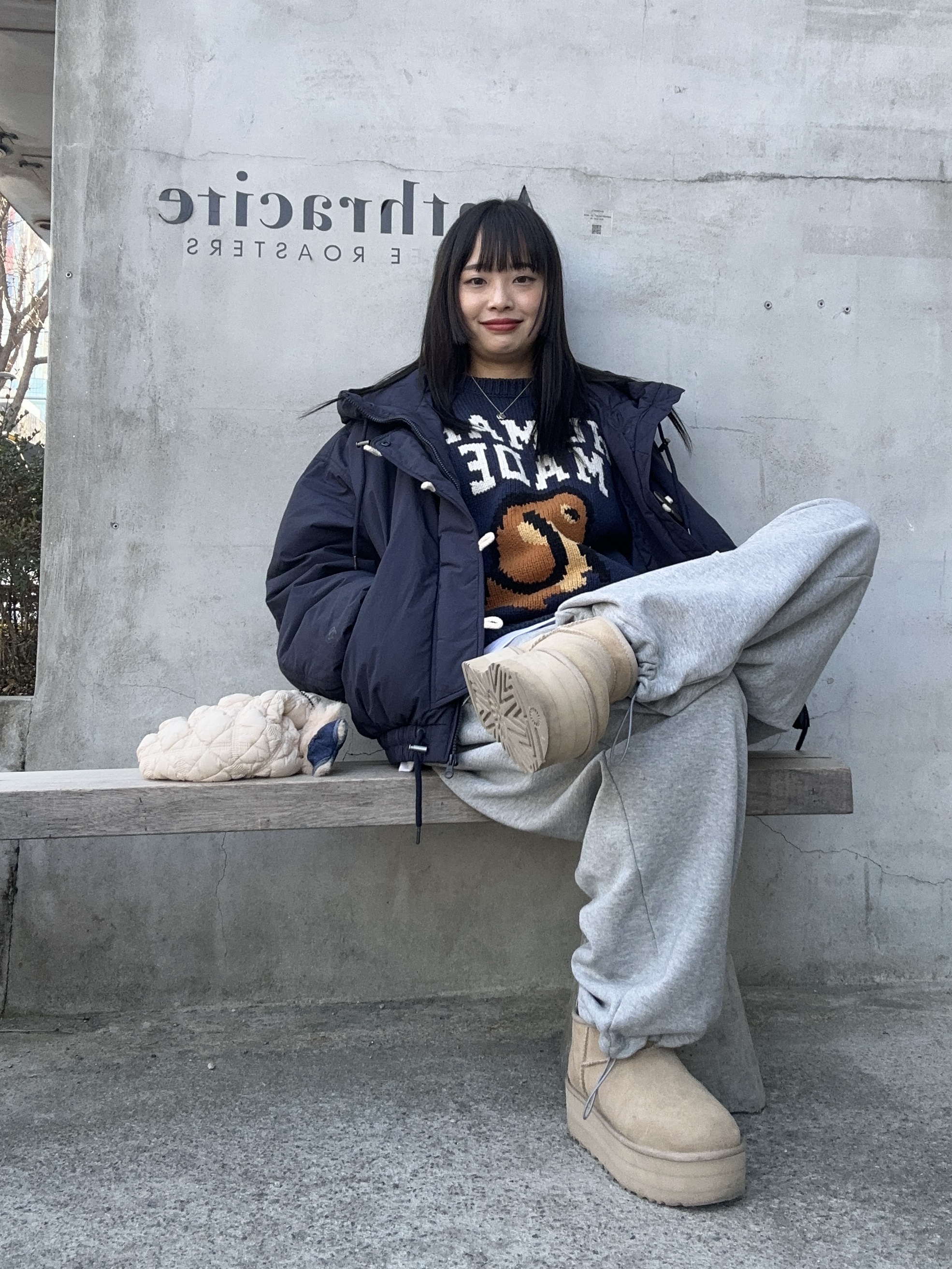 (W) UGG Classic Ultra Mini Platform Mustard Seed, Human Made Dachs Knit Sweater Navy 착용 스타일 - 5