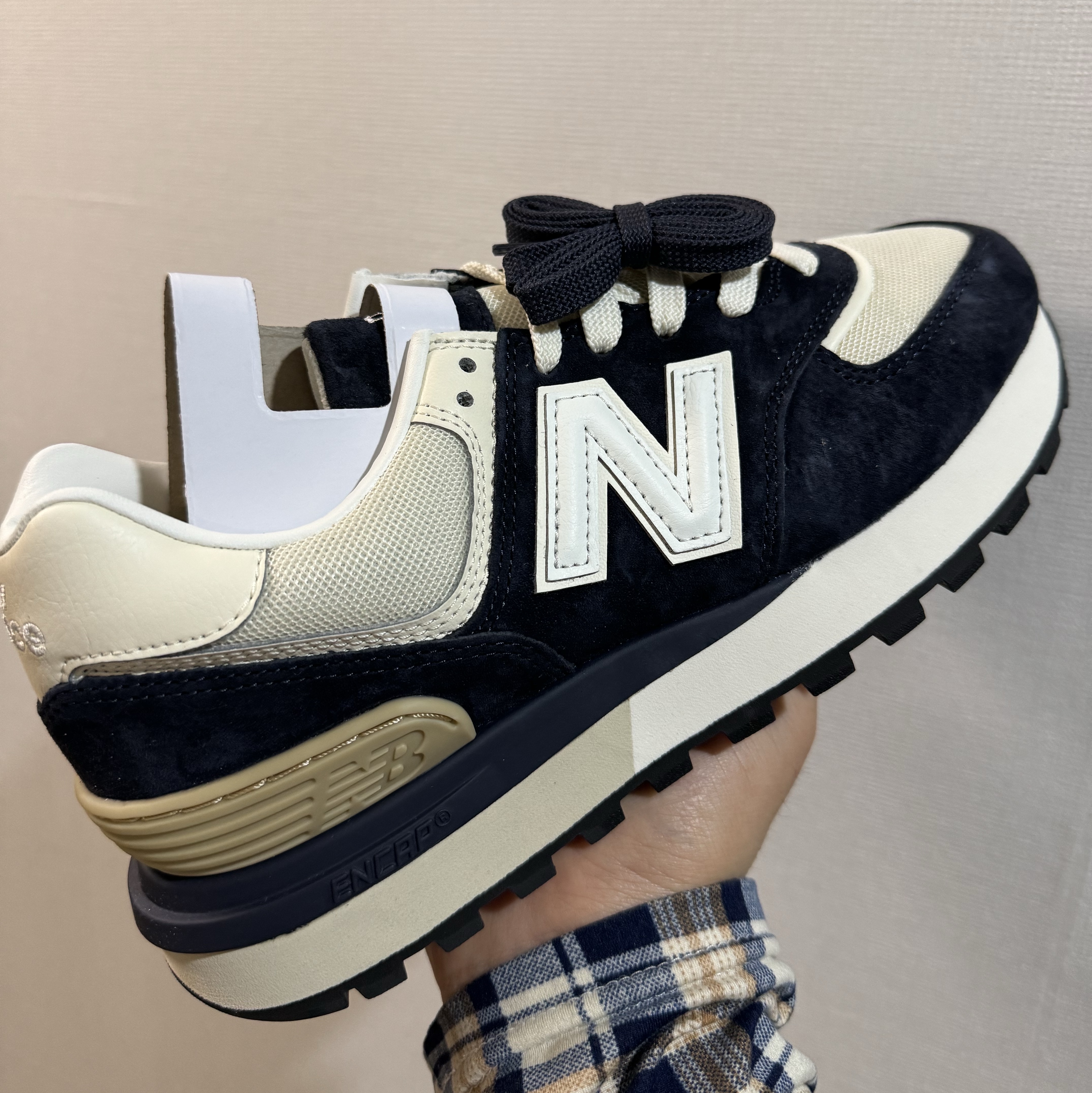 New Balance 574 Legacy Navy Blue 착용 스타일