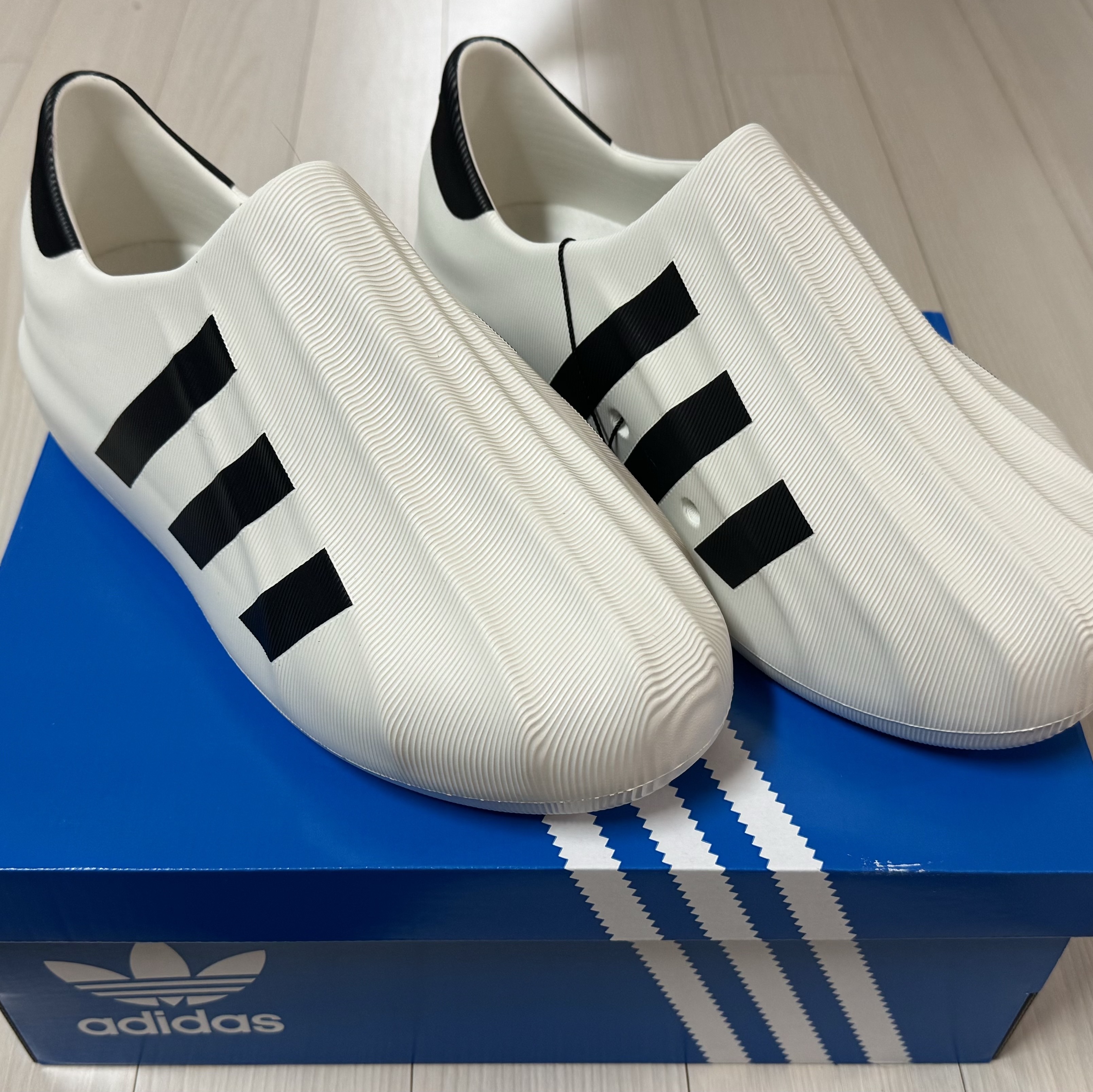 Adidas Adifom Superstar Core White 착용 스타일