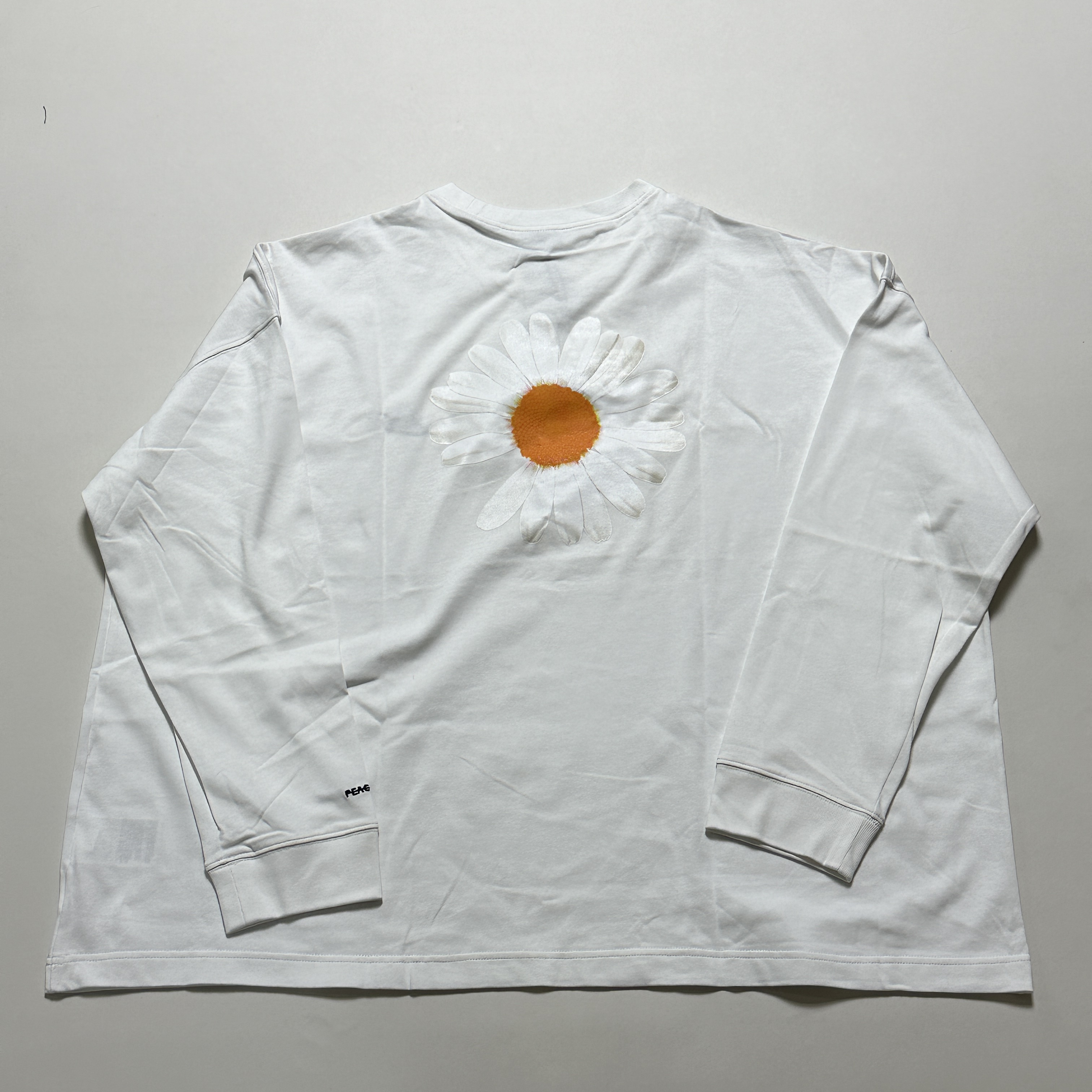 나이키 x 피스마이너스원 롱슬리브 티셔츠 화이트 (DR0098-100) 착용 스타일