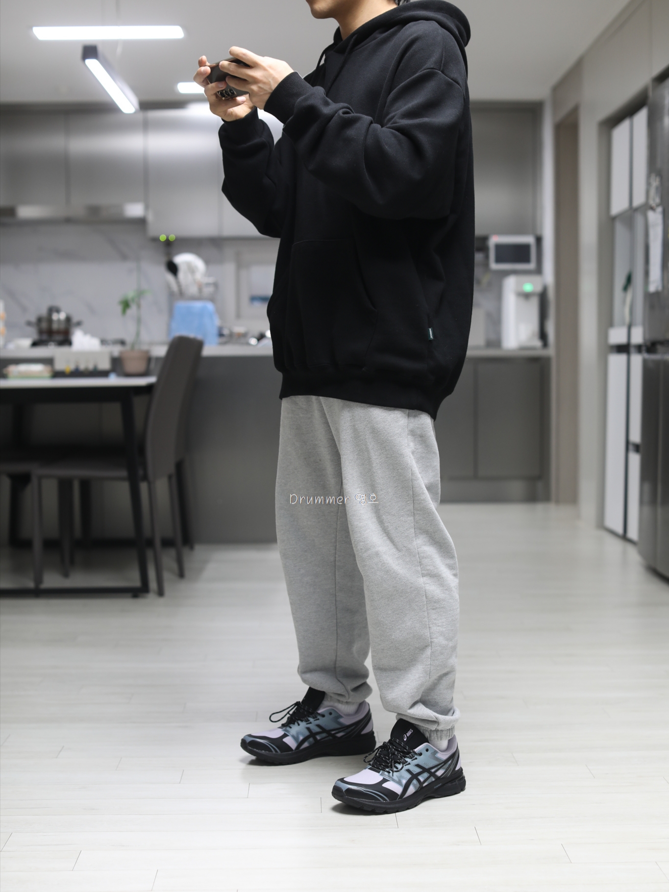 Asics Gel-Terrain Faded Ash Rock Black 착용 스타일 - 1