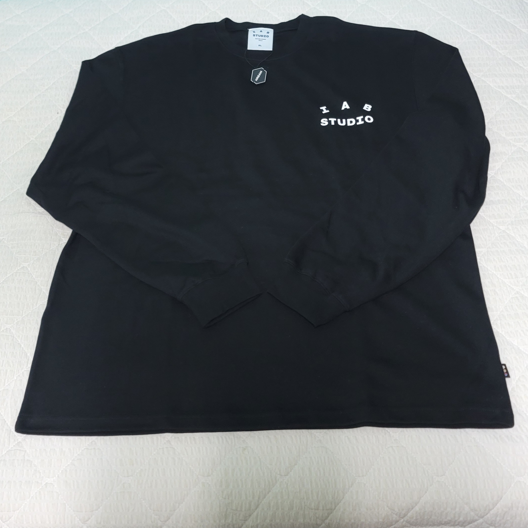 IAB Studio Long Sleeve Black - 23FW 착용 스타일 - 1