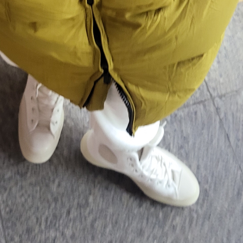 Converse Chuck 70 Marquis High Egret Red 착용 스타일