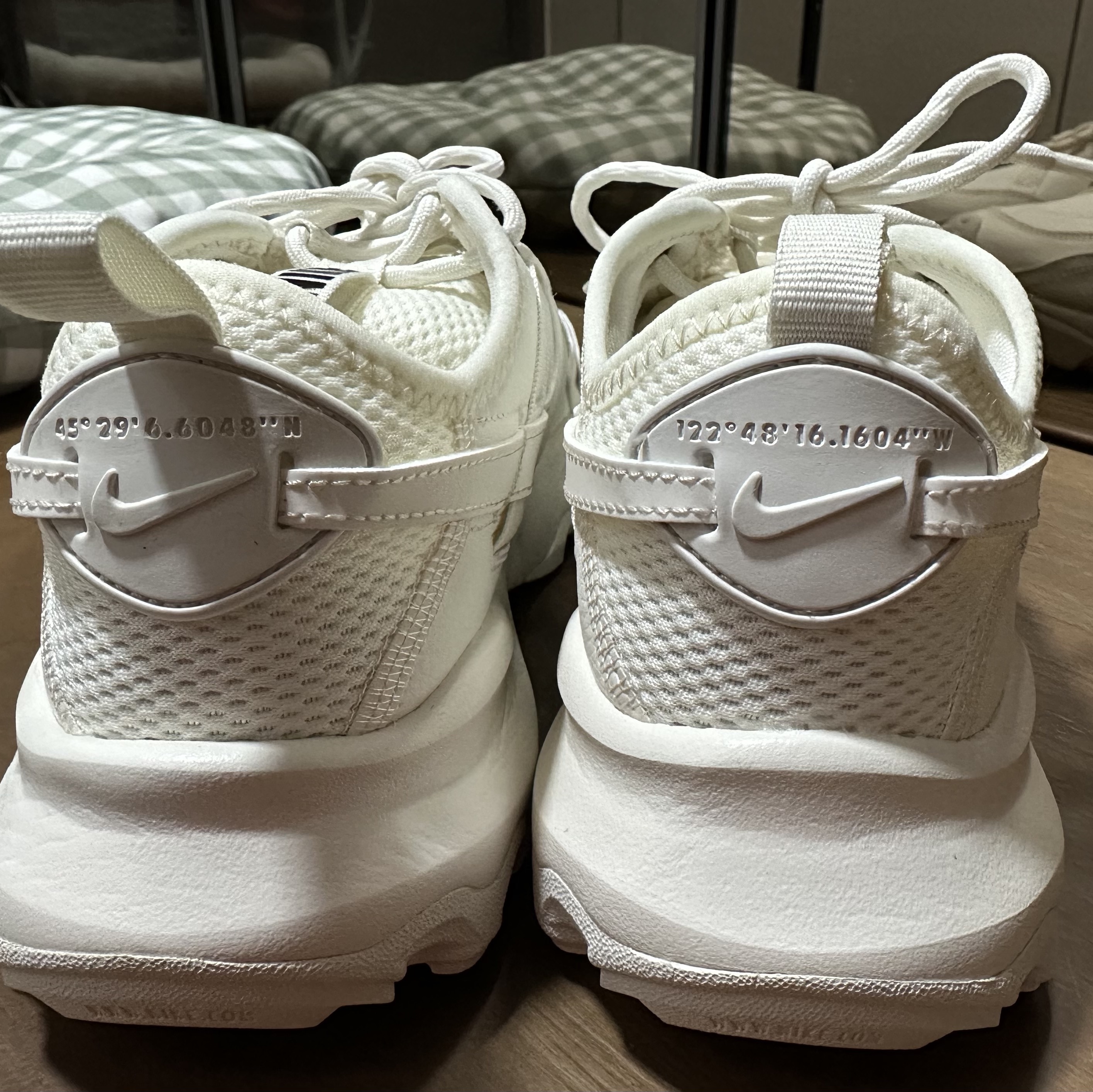 (W) Nike TC 7900 Summit White 착용 스타일 - 2