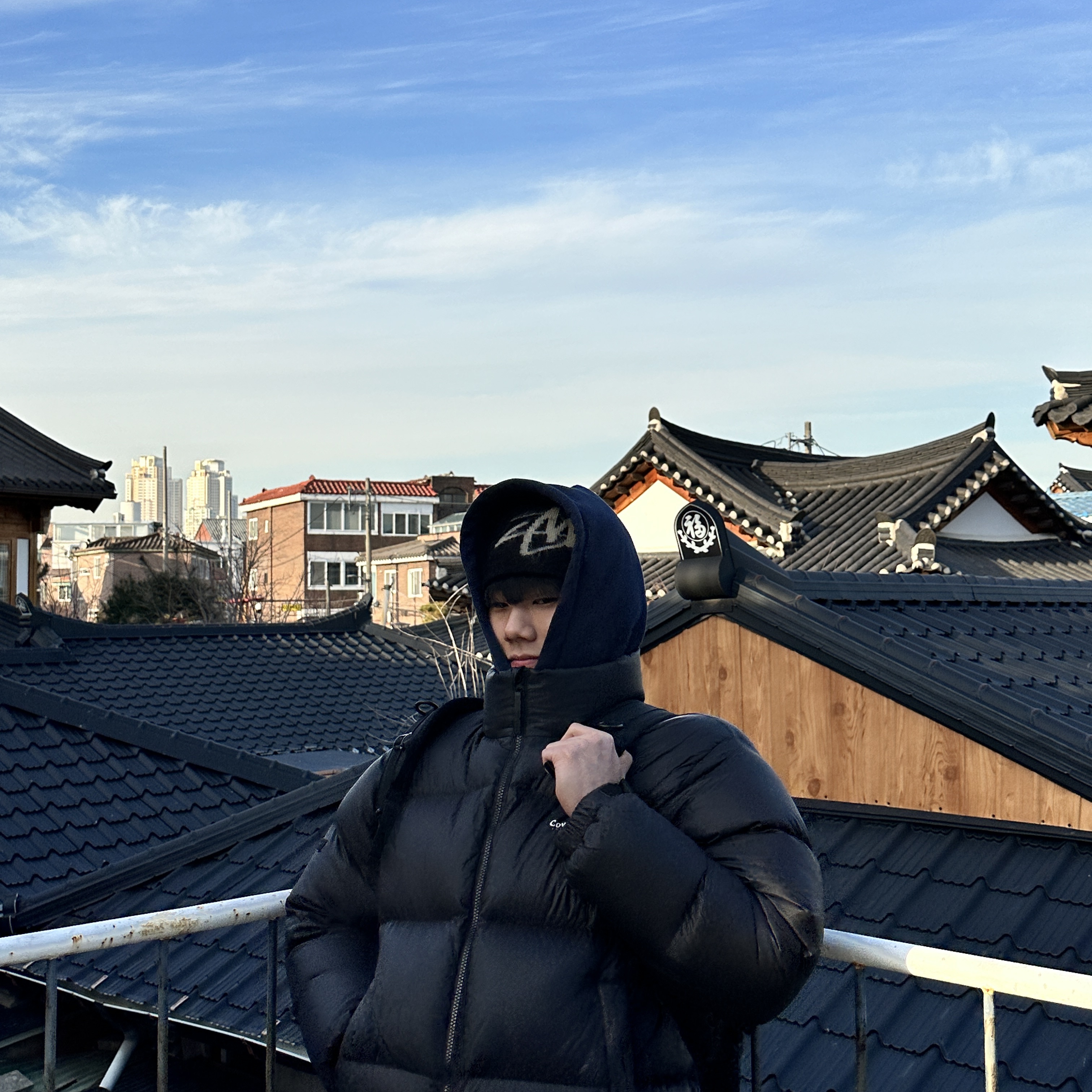 Stussy Brushed Out Stock Skullcap Beanie Black, Stussy Basic Stussy Zip Hoodie Navy 2023 착용 스타일 - 1