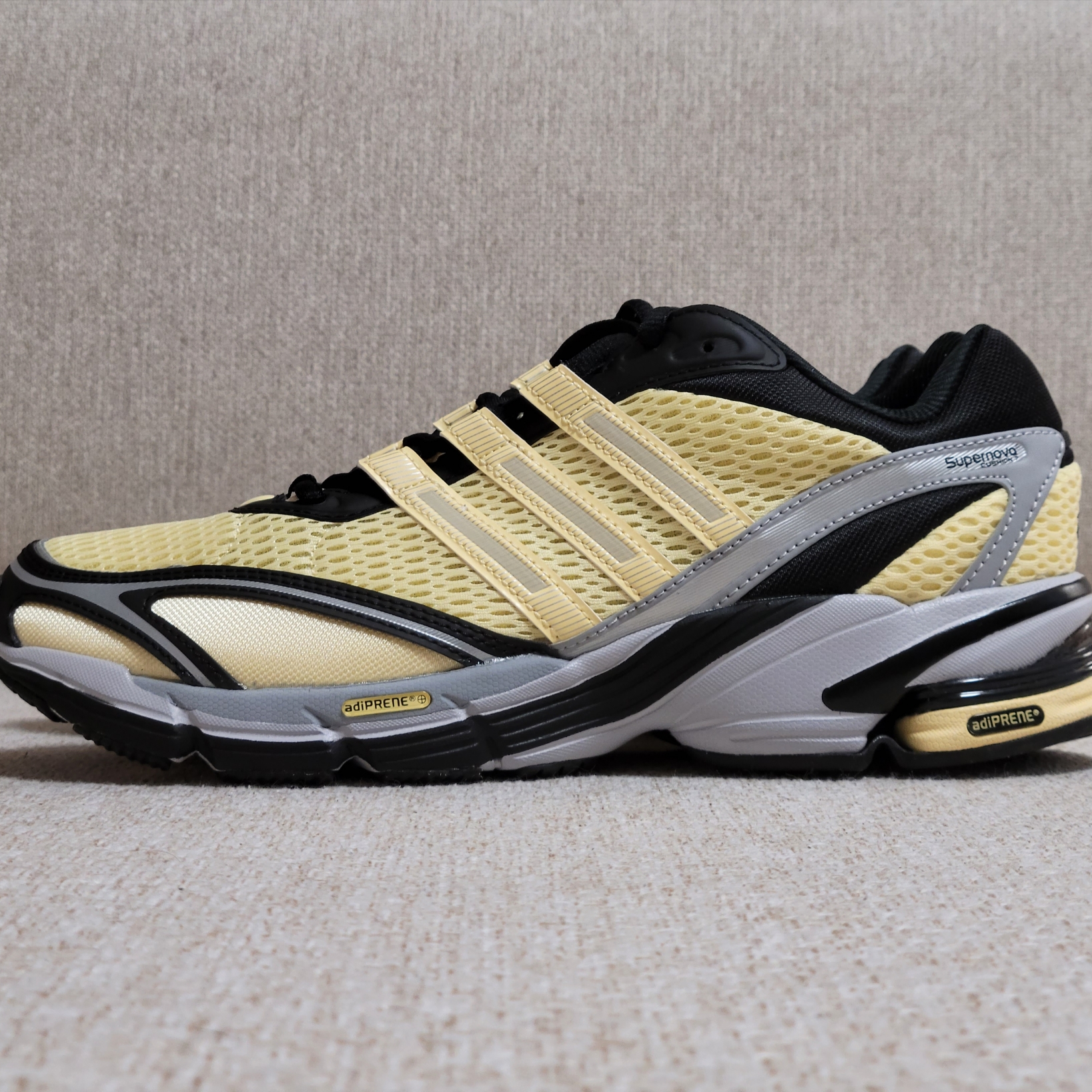 Adidas Supernova Cushion 7 Almost Yellow 착용 스타일 - 1