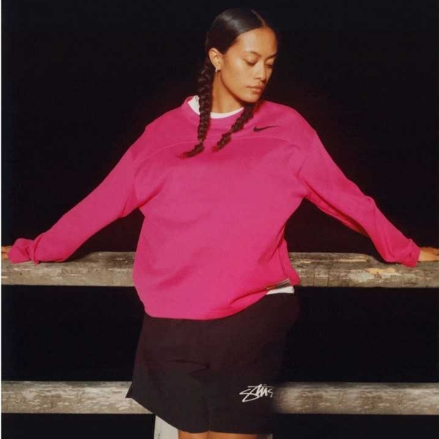 Nike x Stussy Long Sleeve Top Fireberry (FJ9164-615) 착용 스타일 - 1