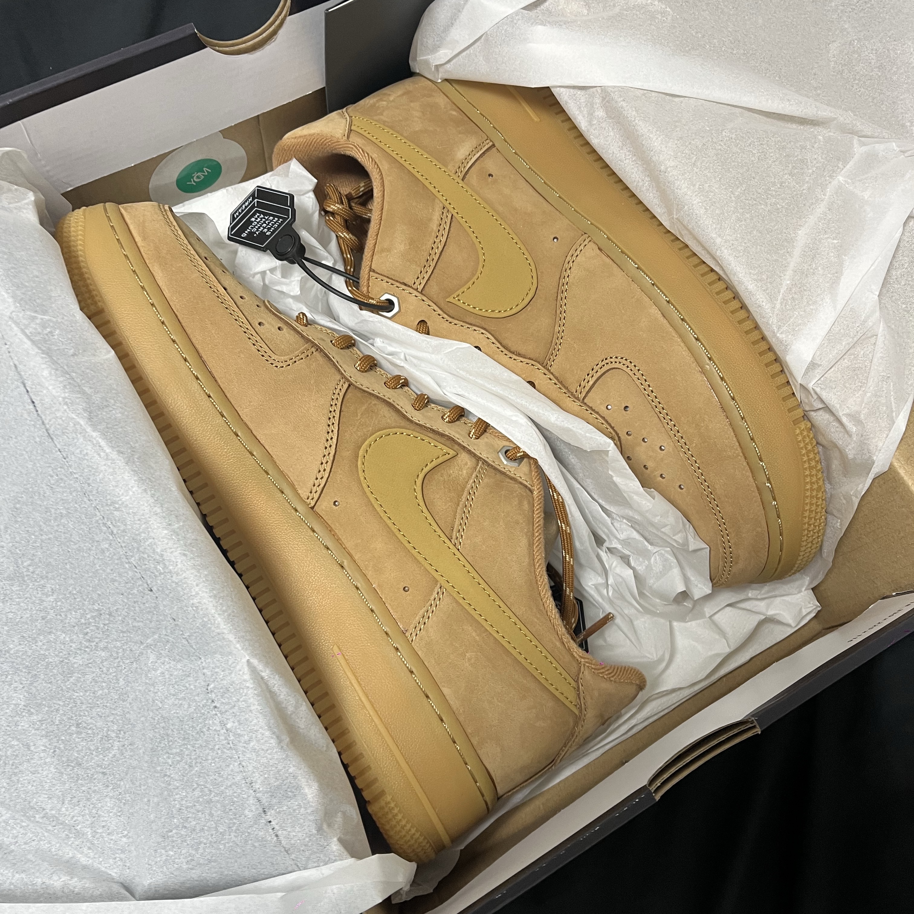 Nike Air Force 1 '07 WB Flax 착용 스타일
