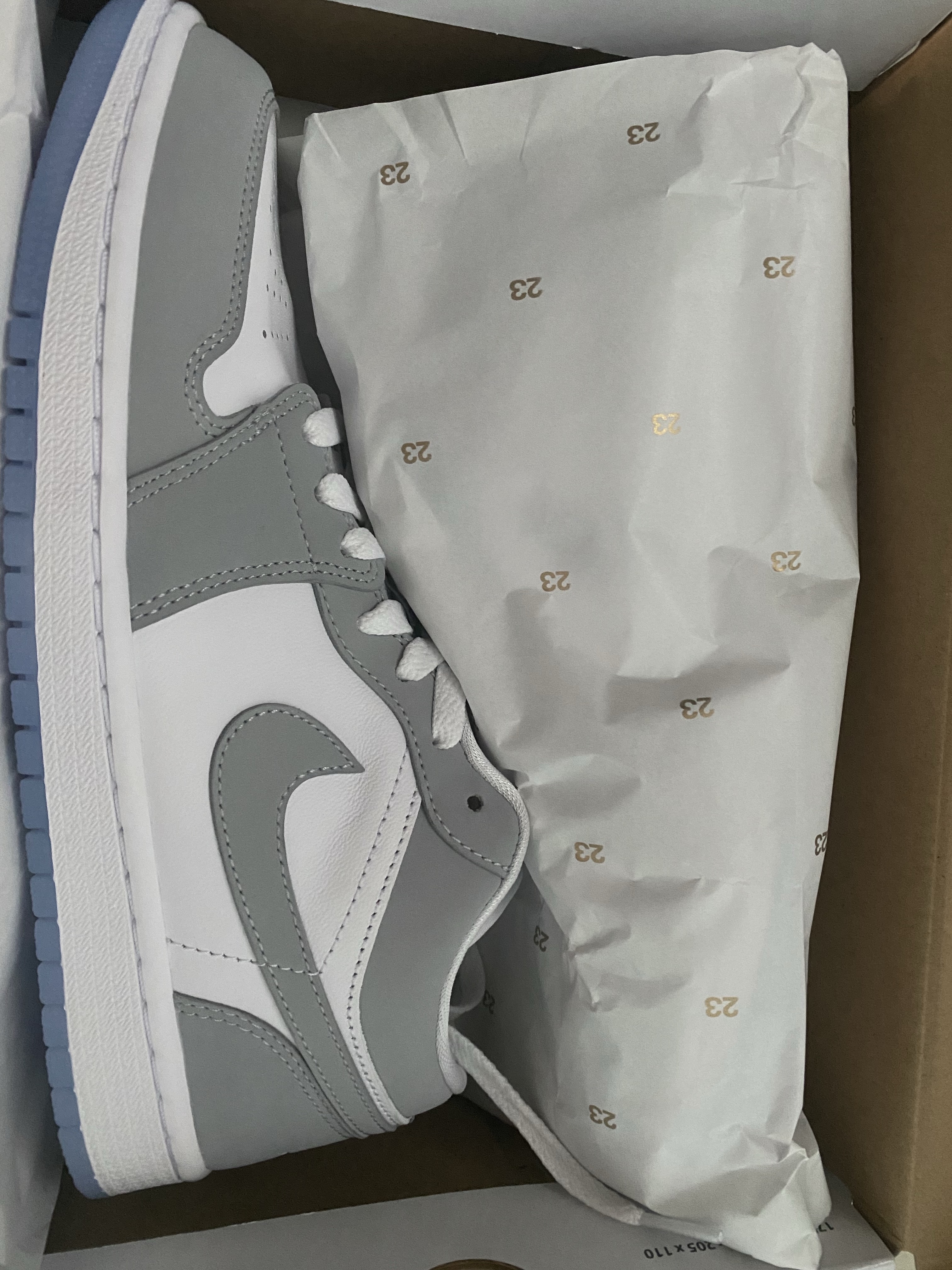 (W) Jordan 1 Low White Wolf Grey 착용 스타일