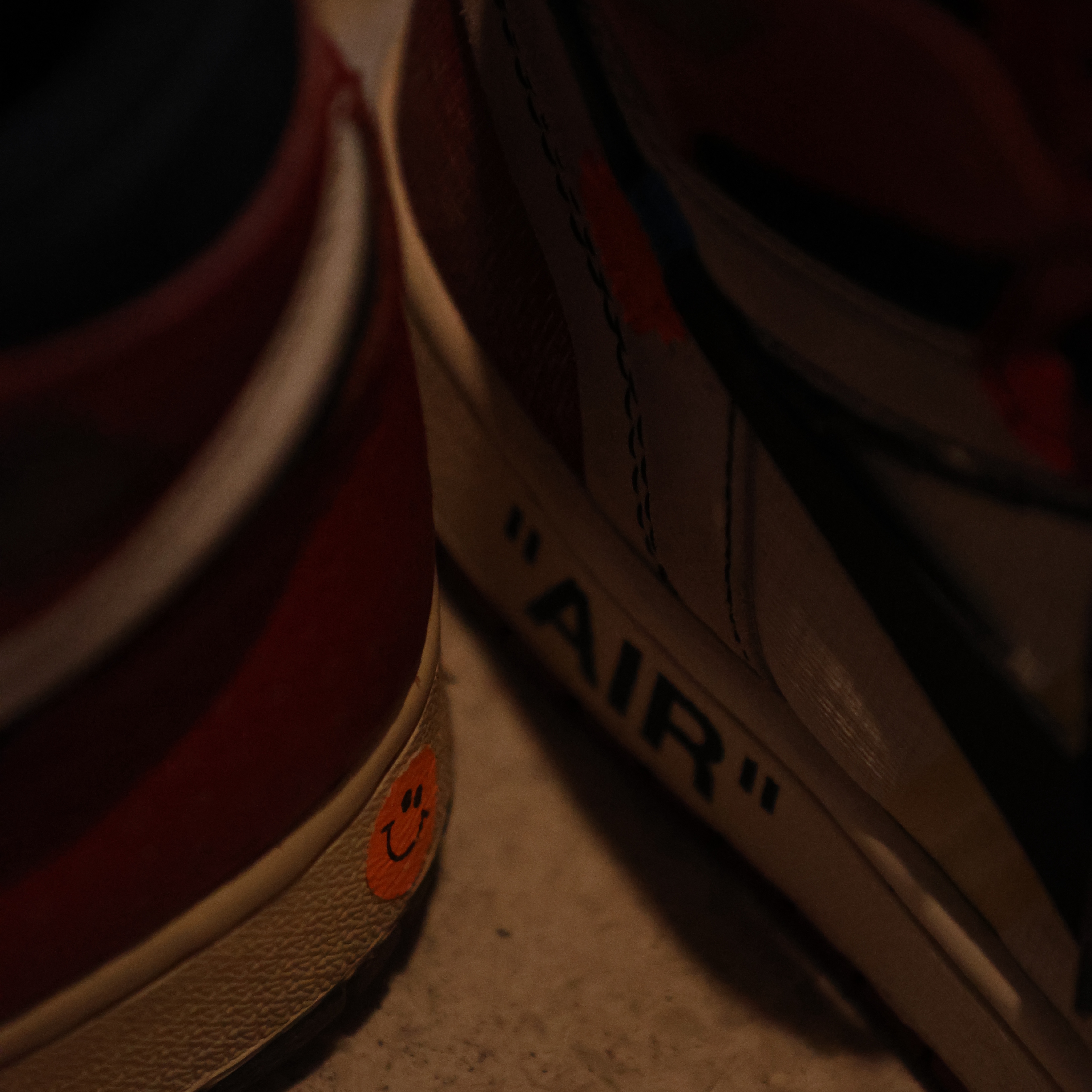 Jordan 1 Retro High Spider-Man Origin Story, Jordan 1 x Off-White Retro High Chicago The Ten 착용 스타일 - 1