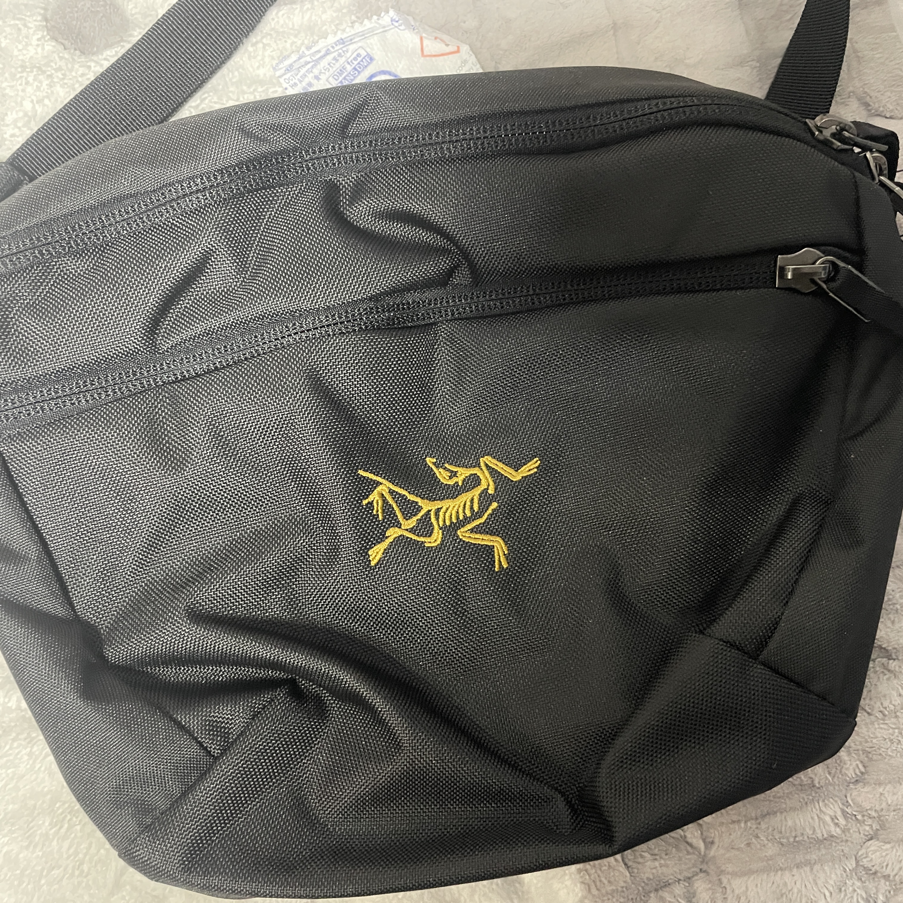 Arc'teryx Mantis 2 Waistpack 24K Black 착용 스타일