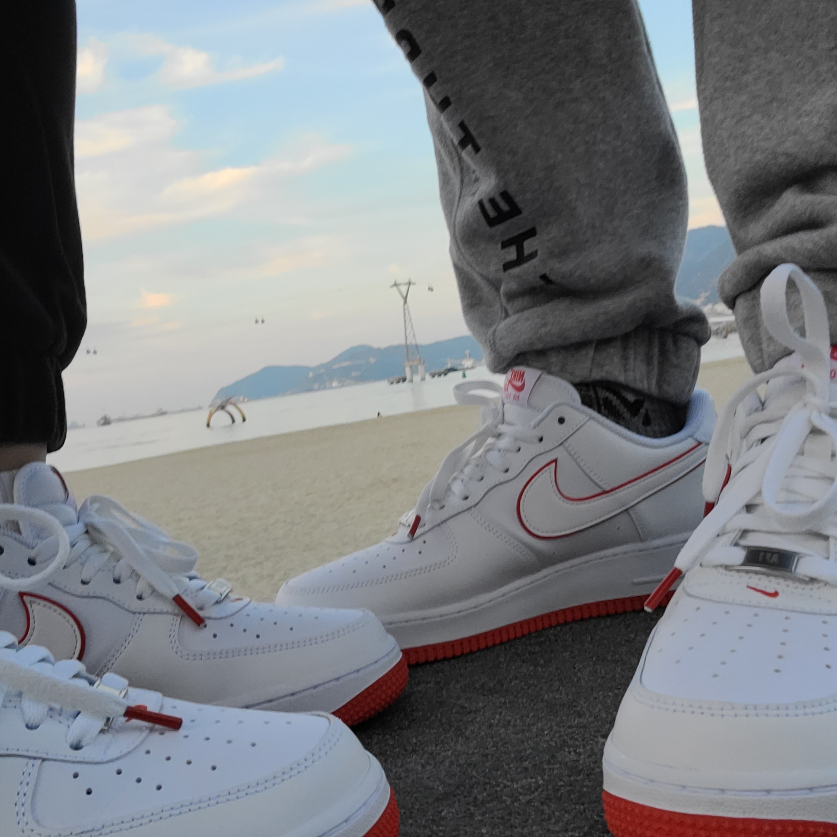 Nike Air Force 1 '07 White Picante Red 착용 스타일
