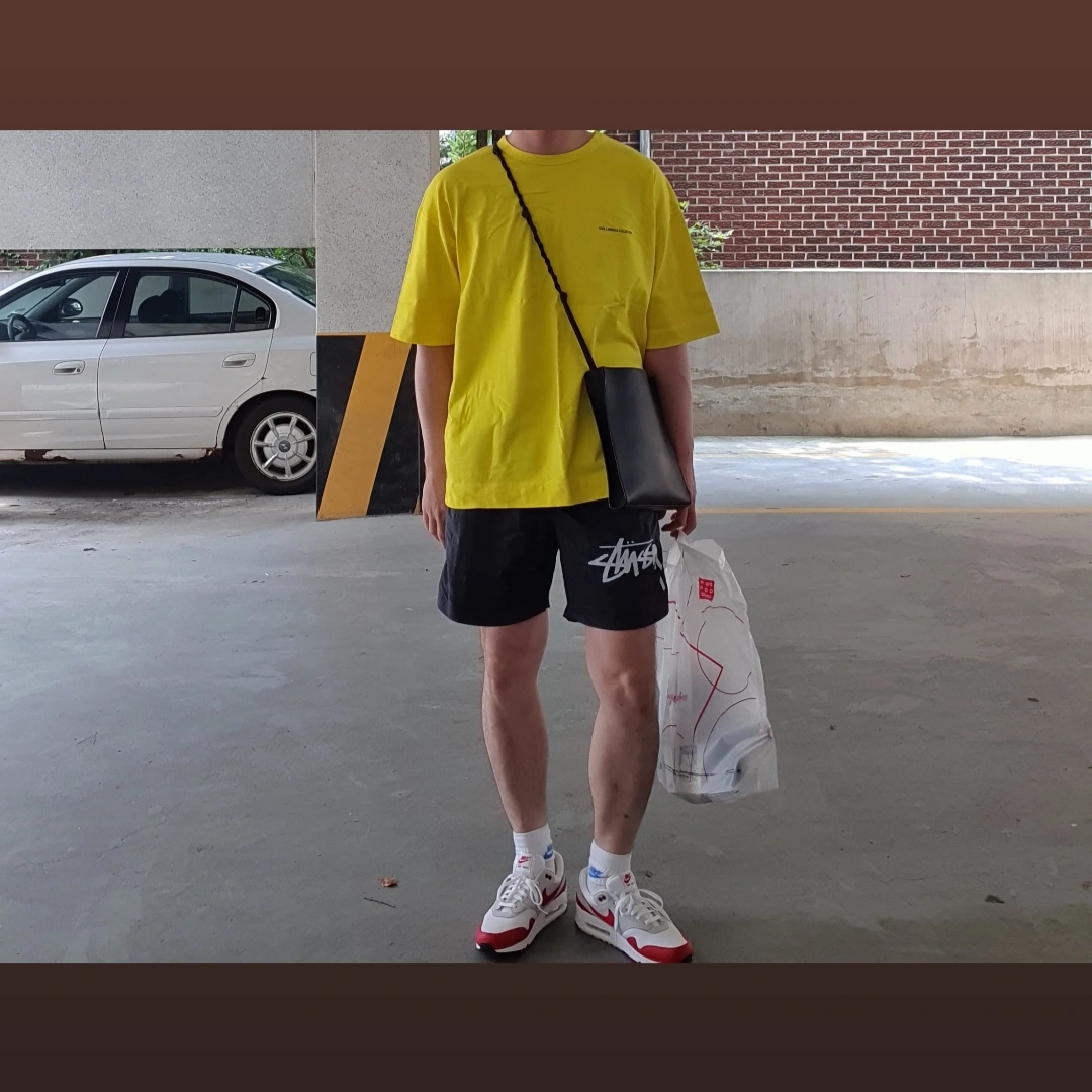 Nike x Stussy Water Shorts Off Noir, Nike Air Max 90/1 University Red 착용 스타일