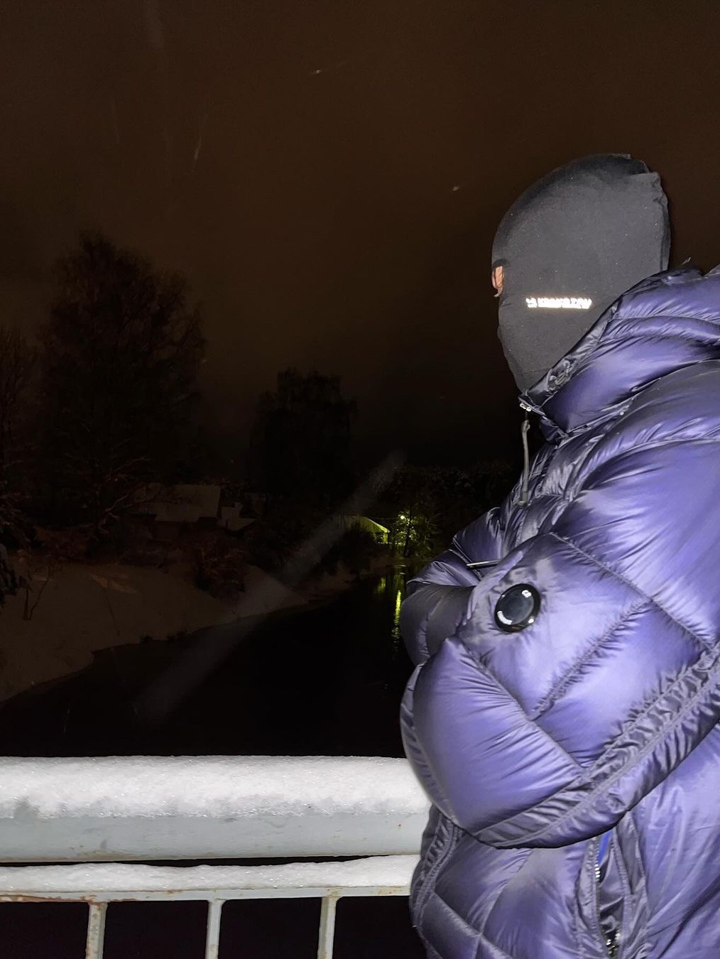 C.P. Company Eco-Chrome R Hooded Down Goggle Jacket Total Eclipse Blue - 23FW, Palace x C.P. Company DD Shell Ripstop Explorer Jacket Mazarine Blue - 23FW 착용 스타일 - 3