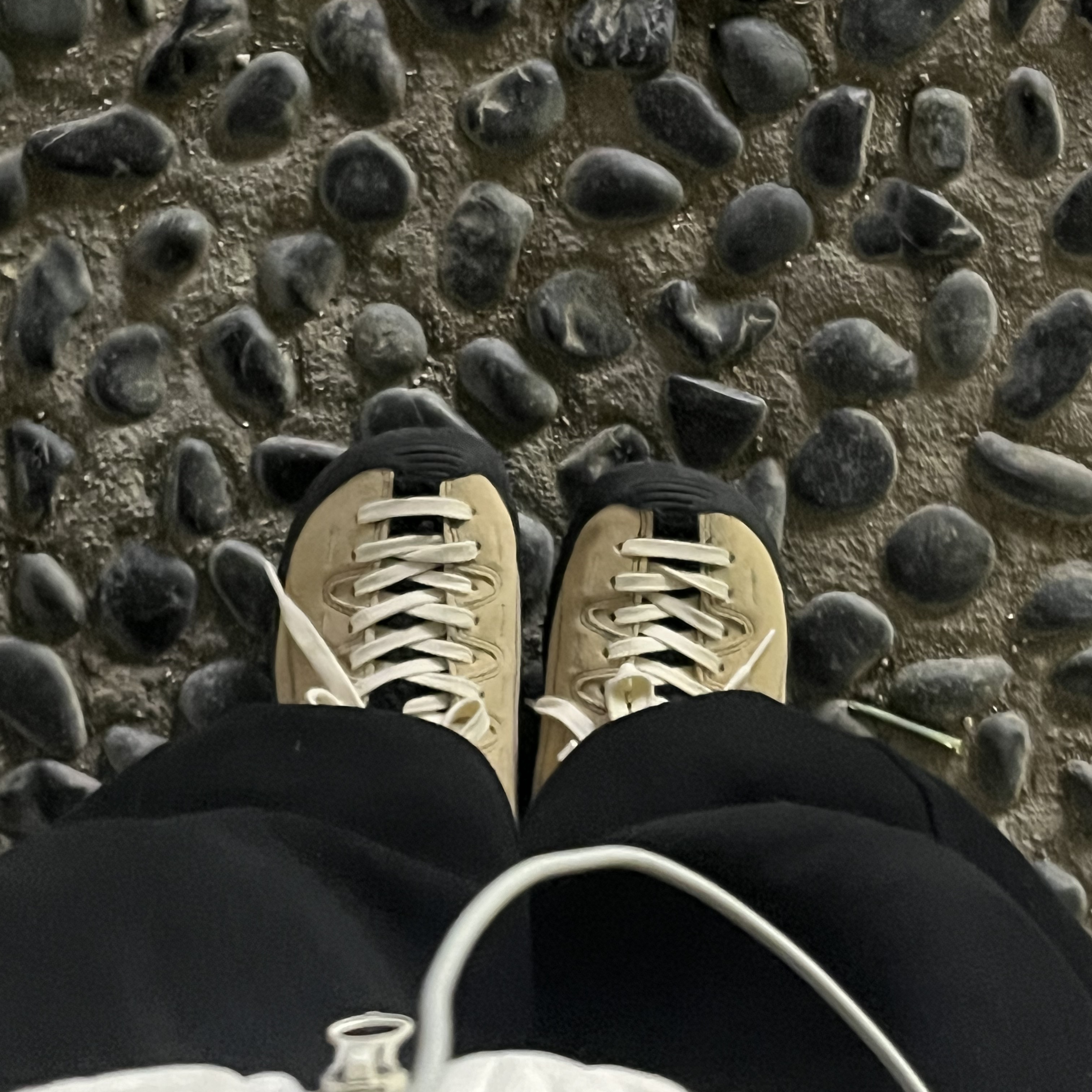 (W) Keen x Omashande Jasper Sneakers Boulder Black 착용 스타일