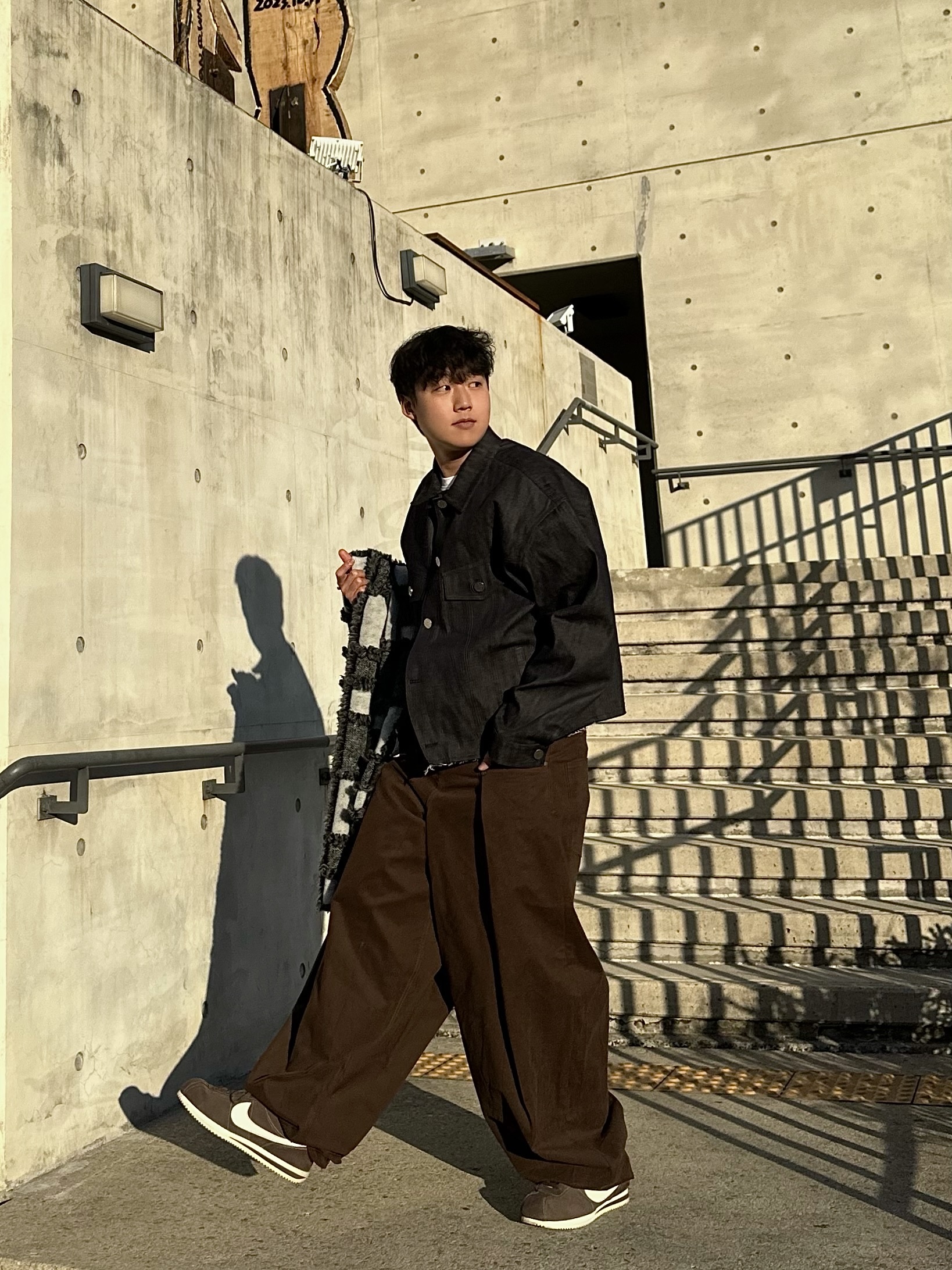 Nike Cortez SE Hangul Day Baroque Brown Sail 착용 스타일 - 2