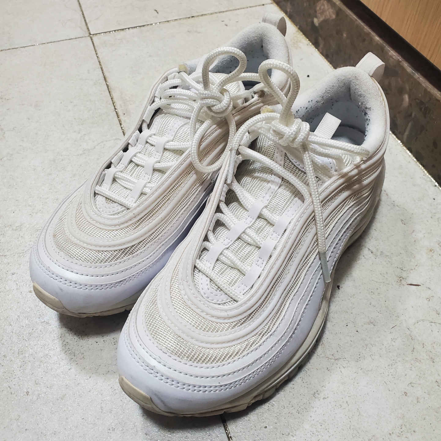 (W) Nike Air Max 97 White Pure Platinum 착용 스타일 - 1