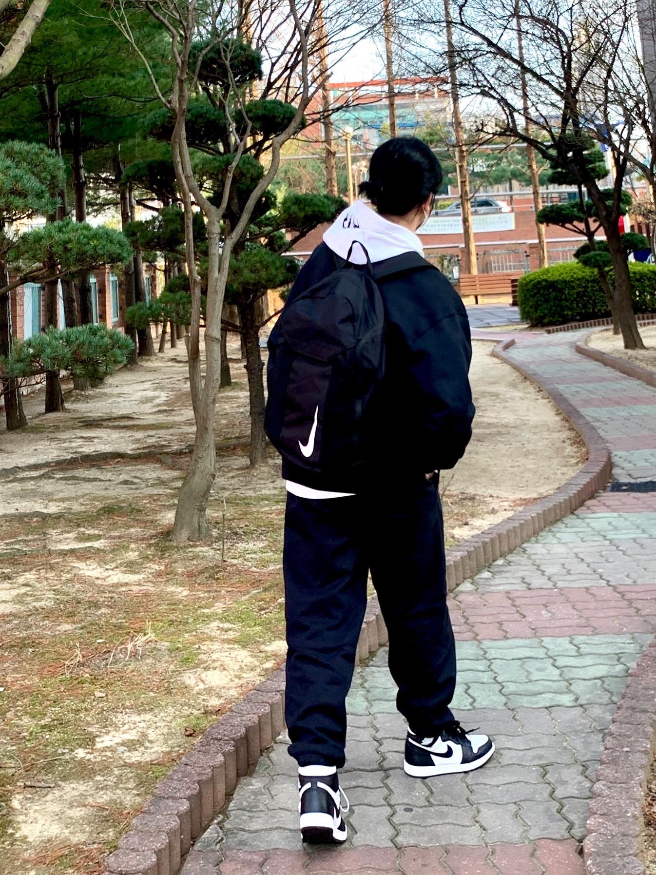 Jordan 1 Retro High OG Black White 2014, Nike x Stussy NRG ZR Fleece Crewneck Black - US/EU 착용 스타일 - 2