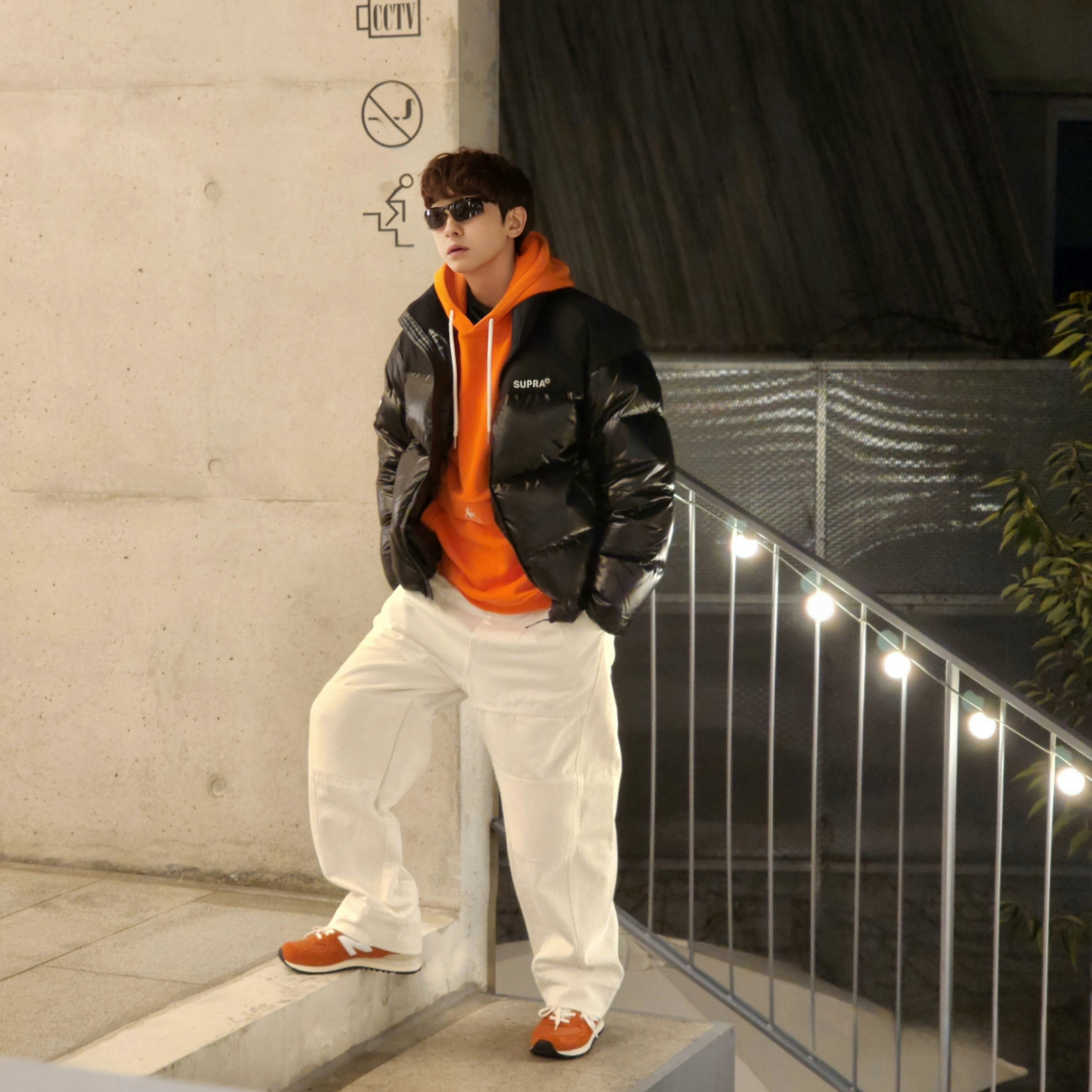 New Balance 574 Heritage Orange Burst White 착용 스타일 - 3
