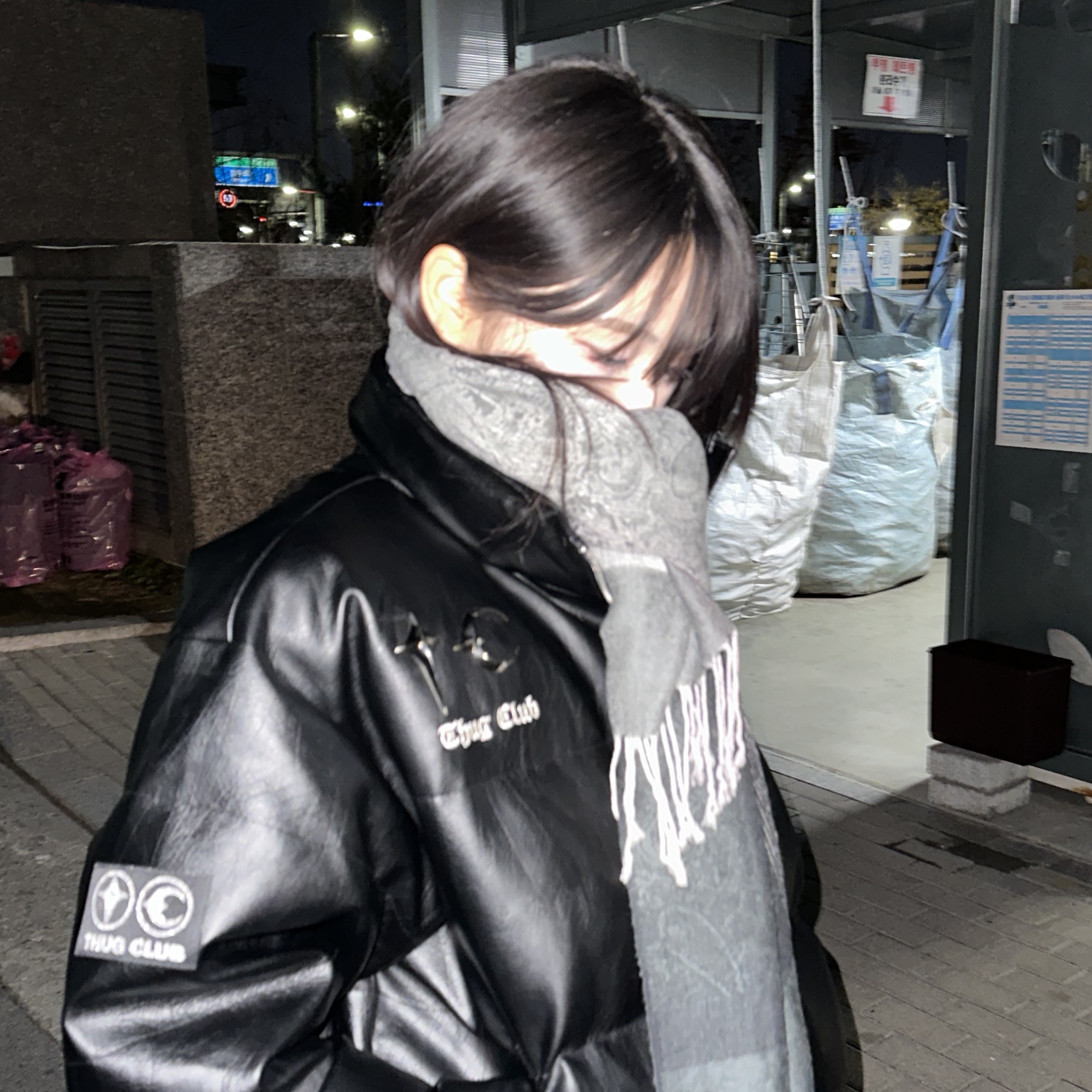 Thug Club Leather Puffer Jacket Black (Polyester) 착용 스타일