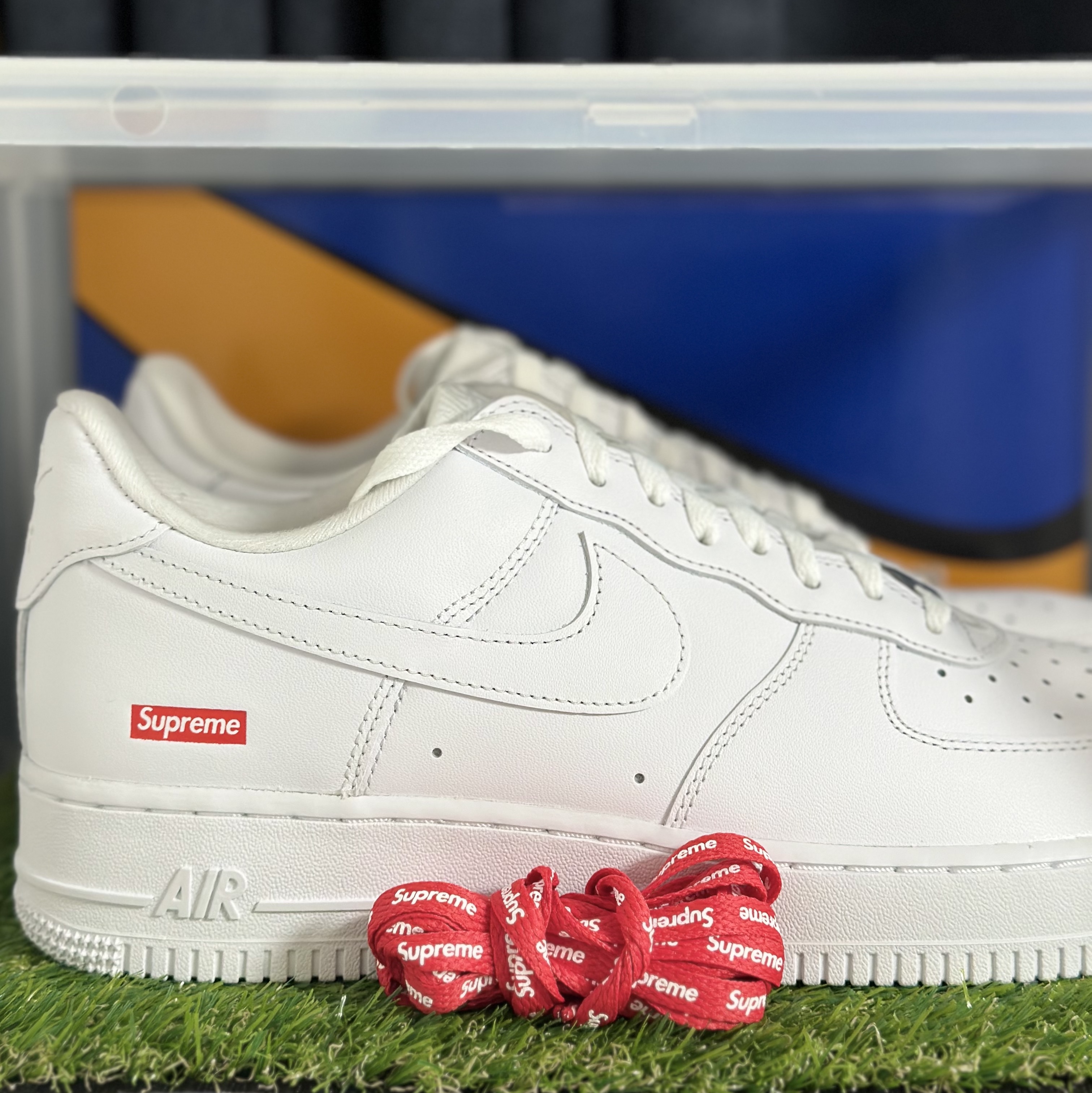 Nike x Supreme Air Force 1 Low White 착용 스타일