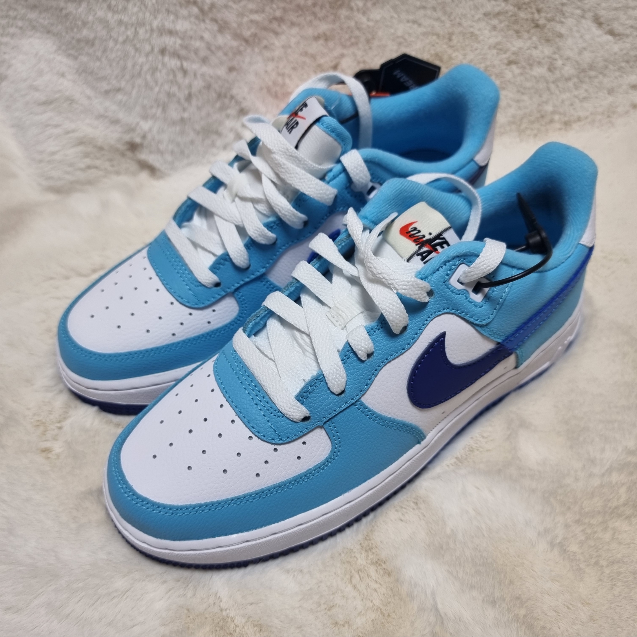 (GS) Nike Air Force 1 LV8 2 Light Photo Blue 착용 스타일 - 1