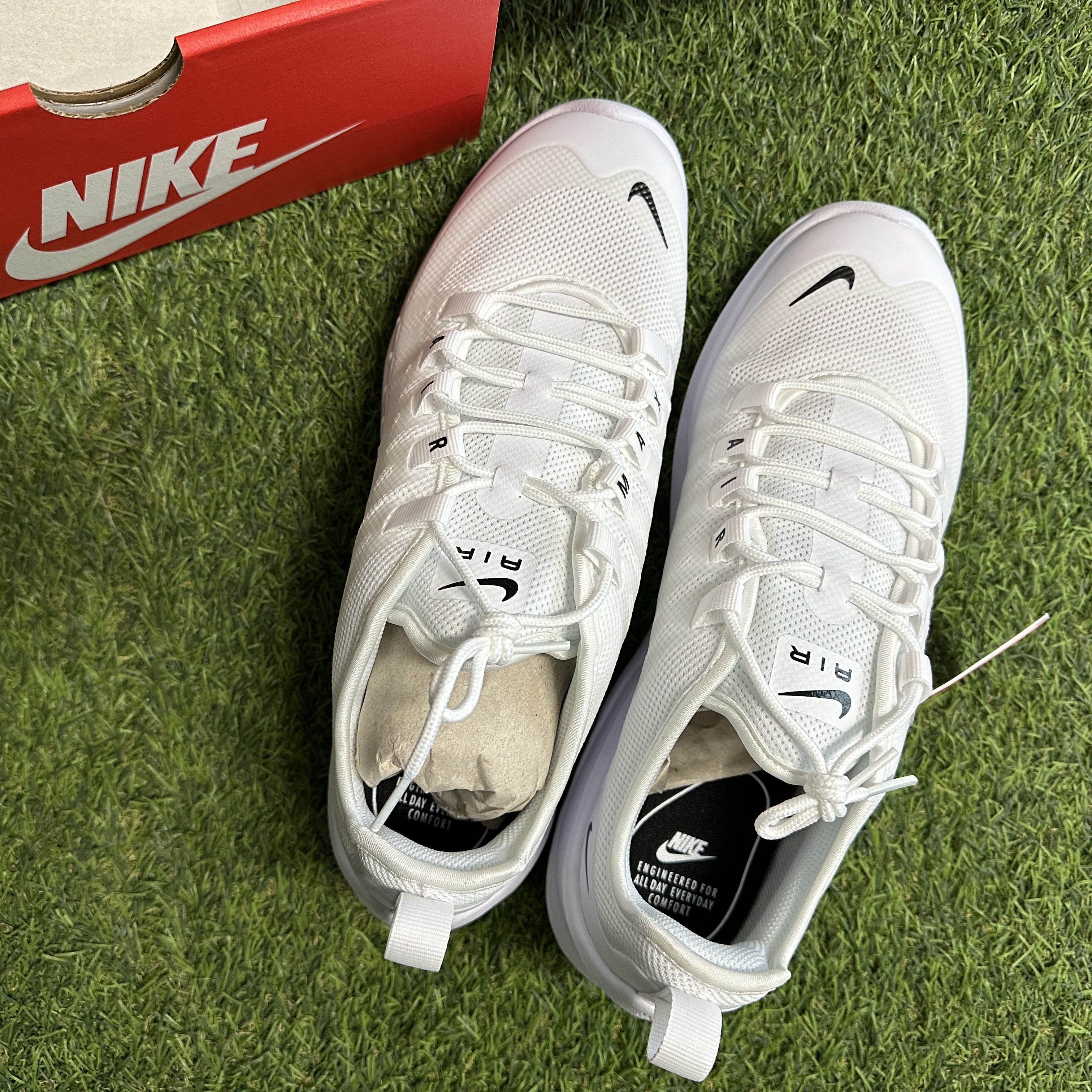 Nike Air Max Axis White Black 착용 스타일