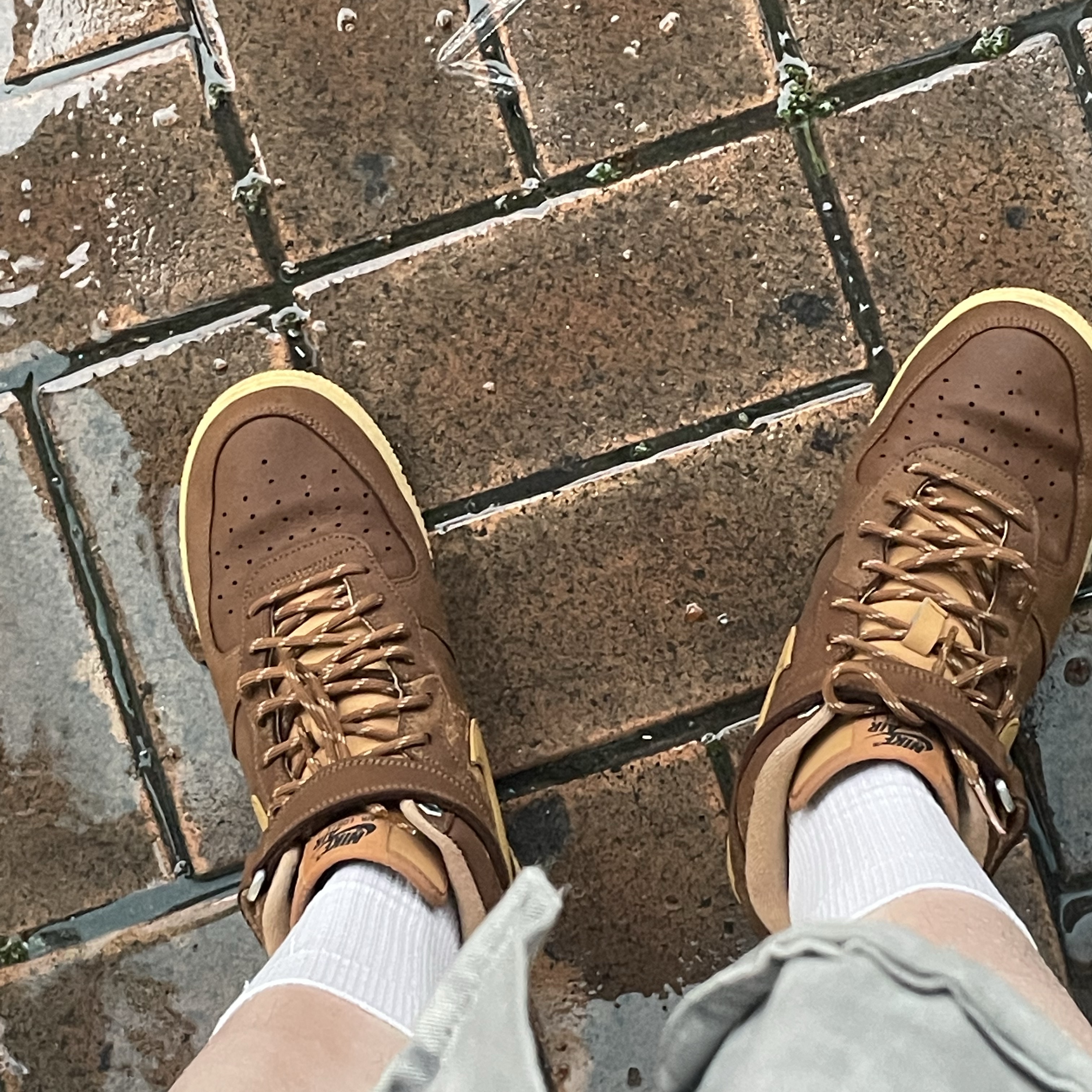 Nike Air Force 1 Mid '07 WB Flax 착용 스타일 - 2