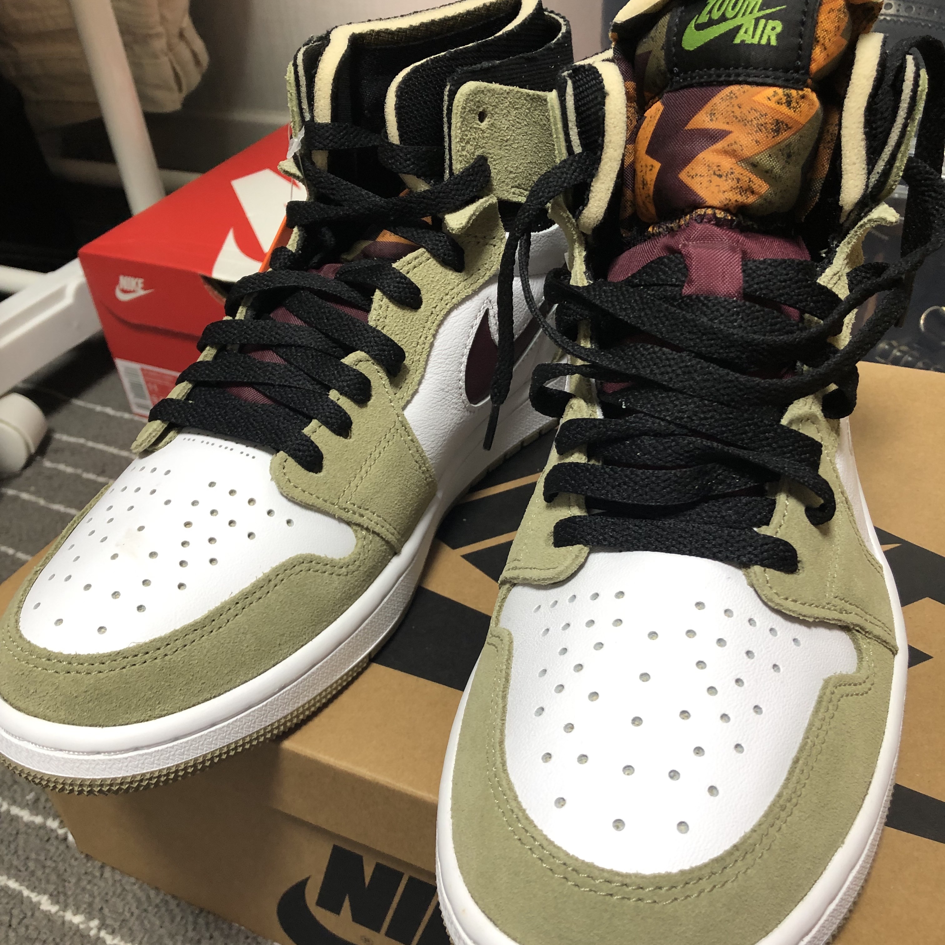 Jordan 1 Zoom Air CMFT Neutral Olive 착용 스타일 - 4